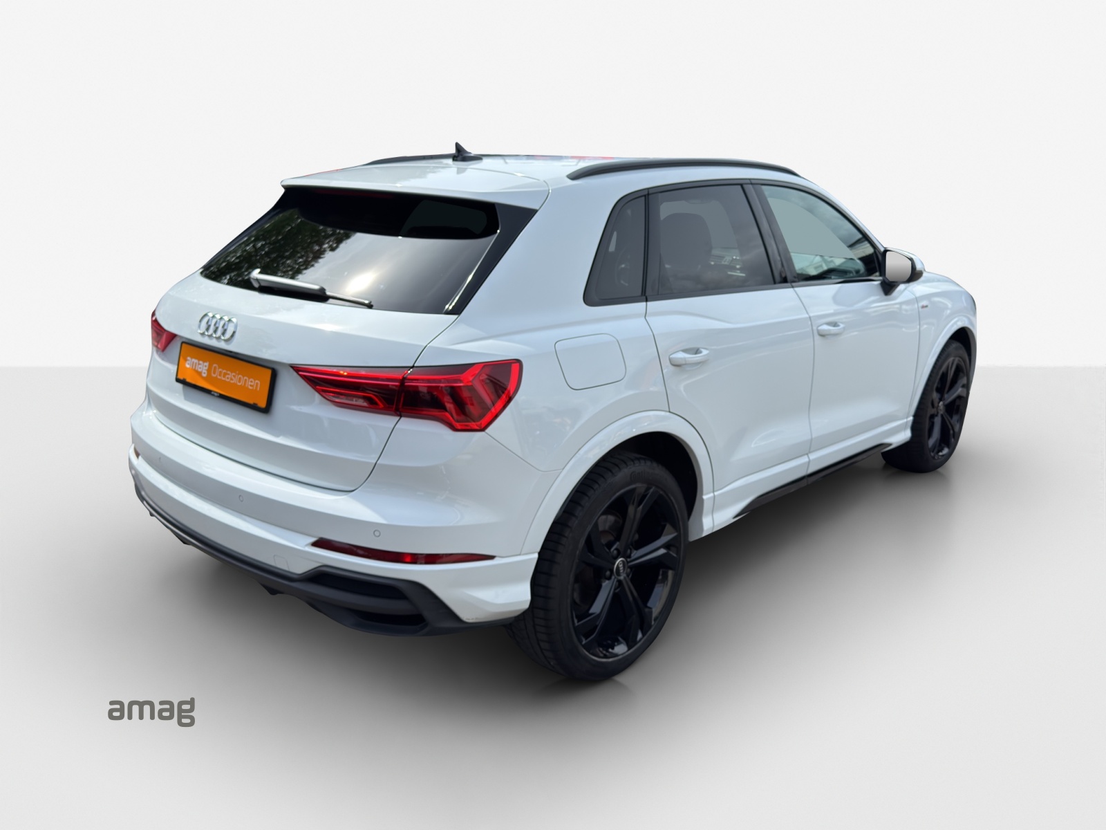 AUDI Q3 35 TFSI S line Attraction S-tronic-image-4