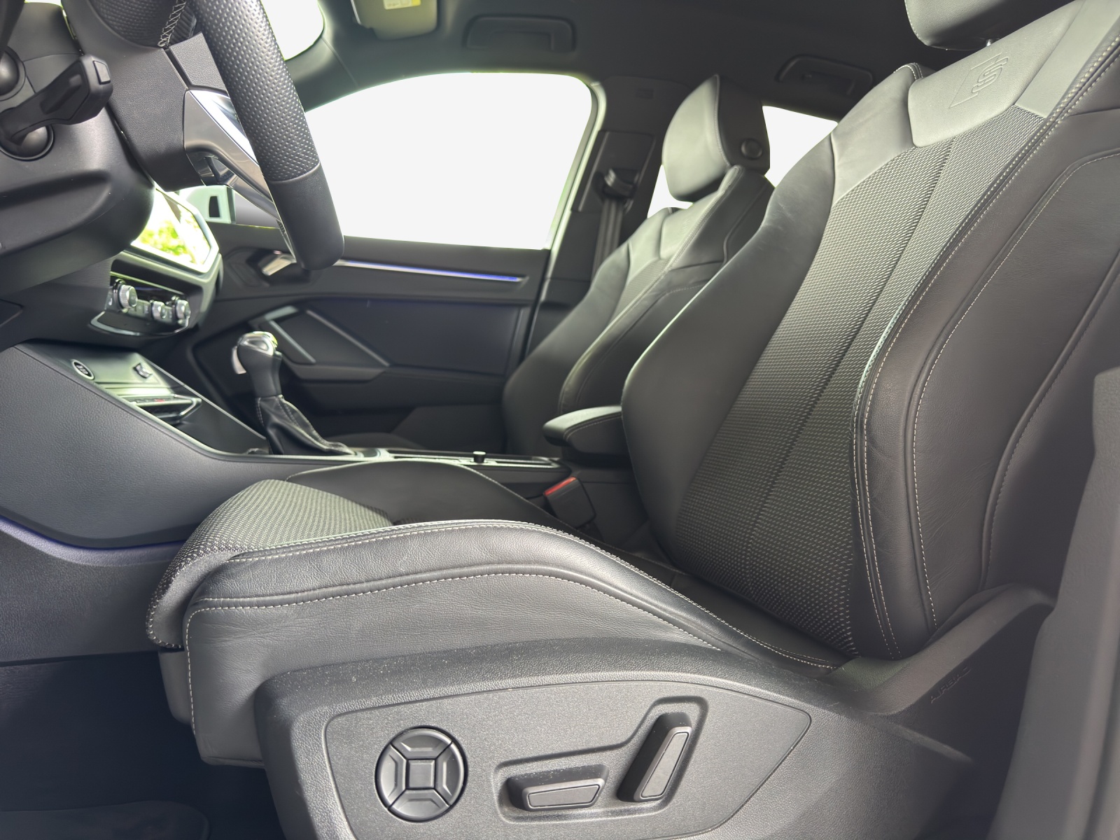AUDI Q3 35 TFSI S line Attraction S-tronic-image-13