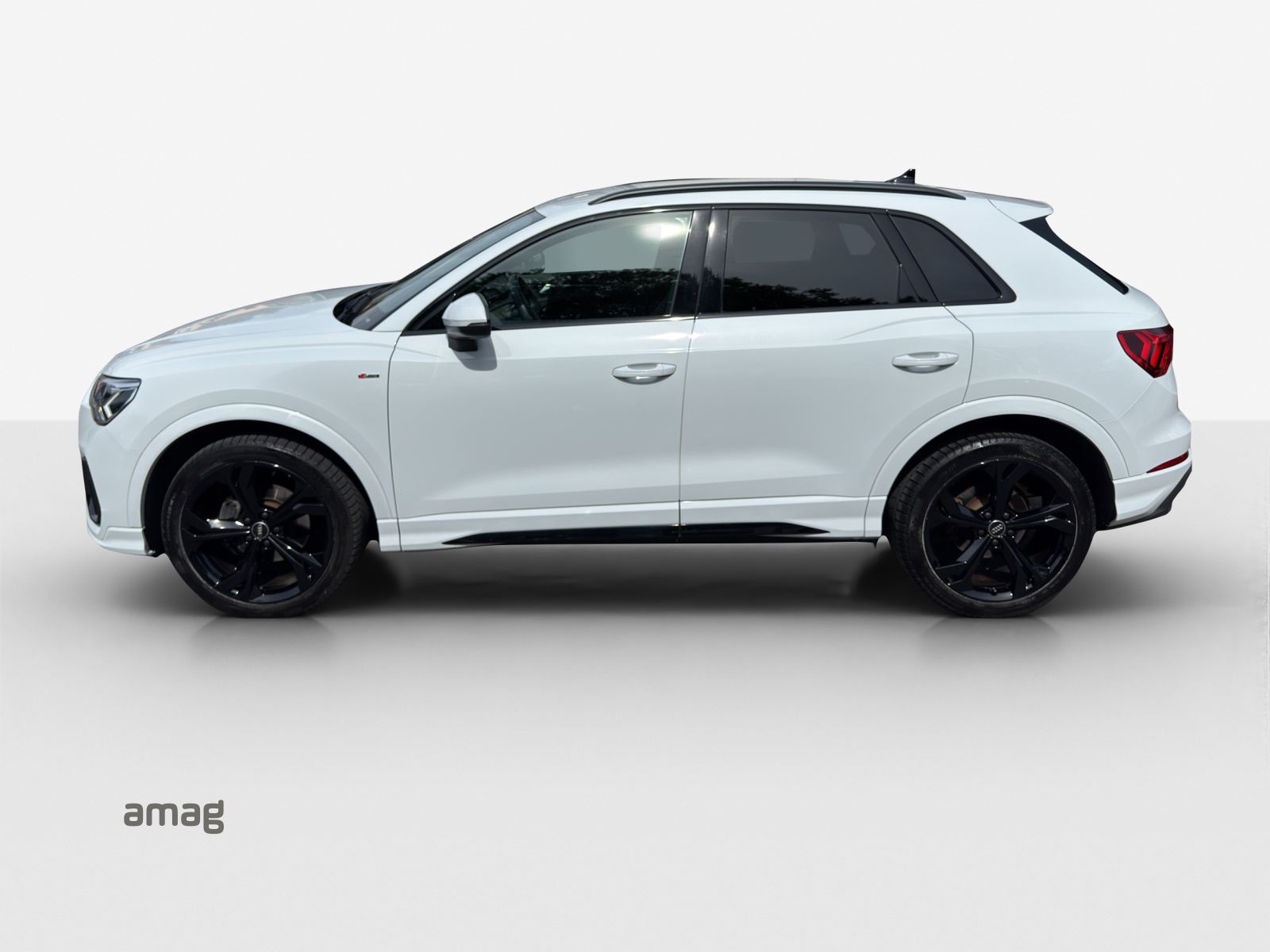 AUDI Q3 35 TFSI S line Attraction S-tronic-image-1