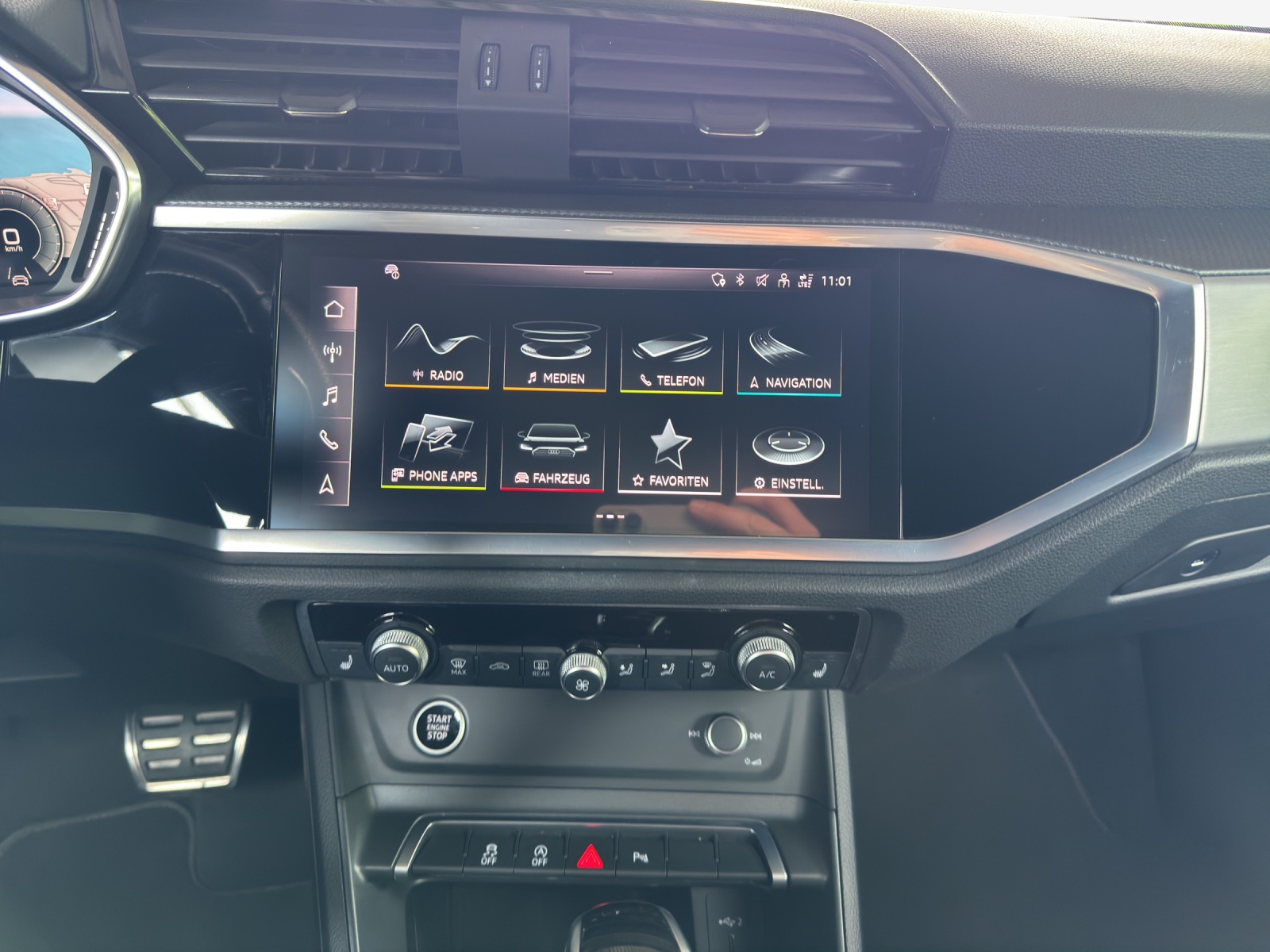 AUDI Q3 35 TFSI S line Attraction S-tronic-image-10