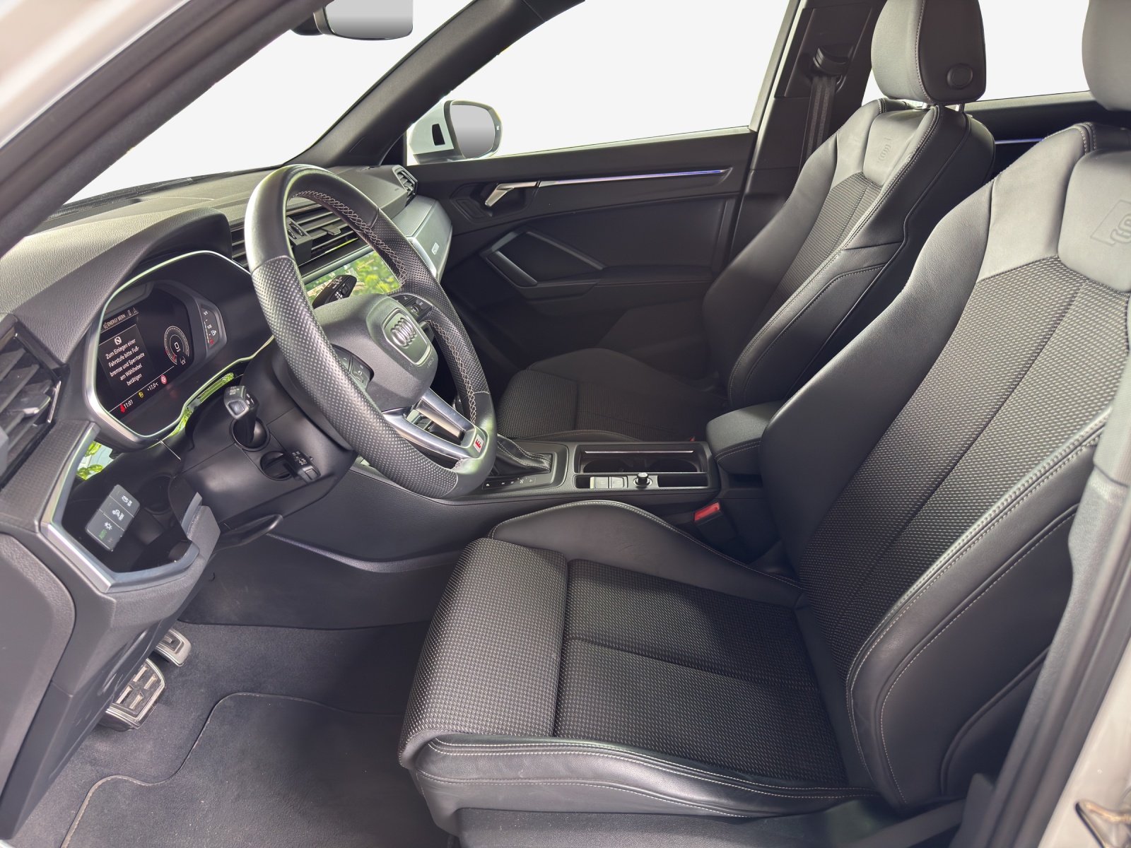 AUDI Q3 35 TFSI S line Attraction S-tronic-image-7