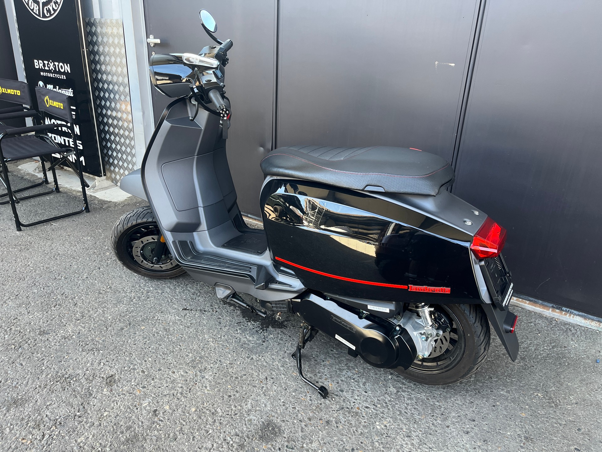 LAMBRETTA V 125 PIRELLI EDITION-image-1