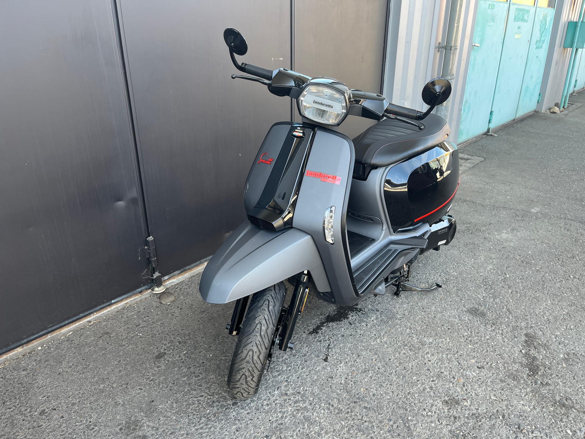LAMBRETTA V 125 PIRELLI EDITION-image-3