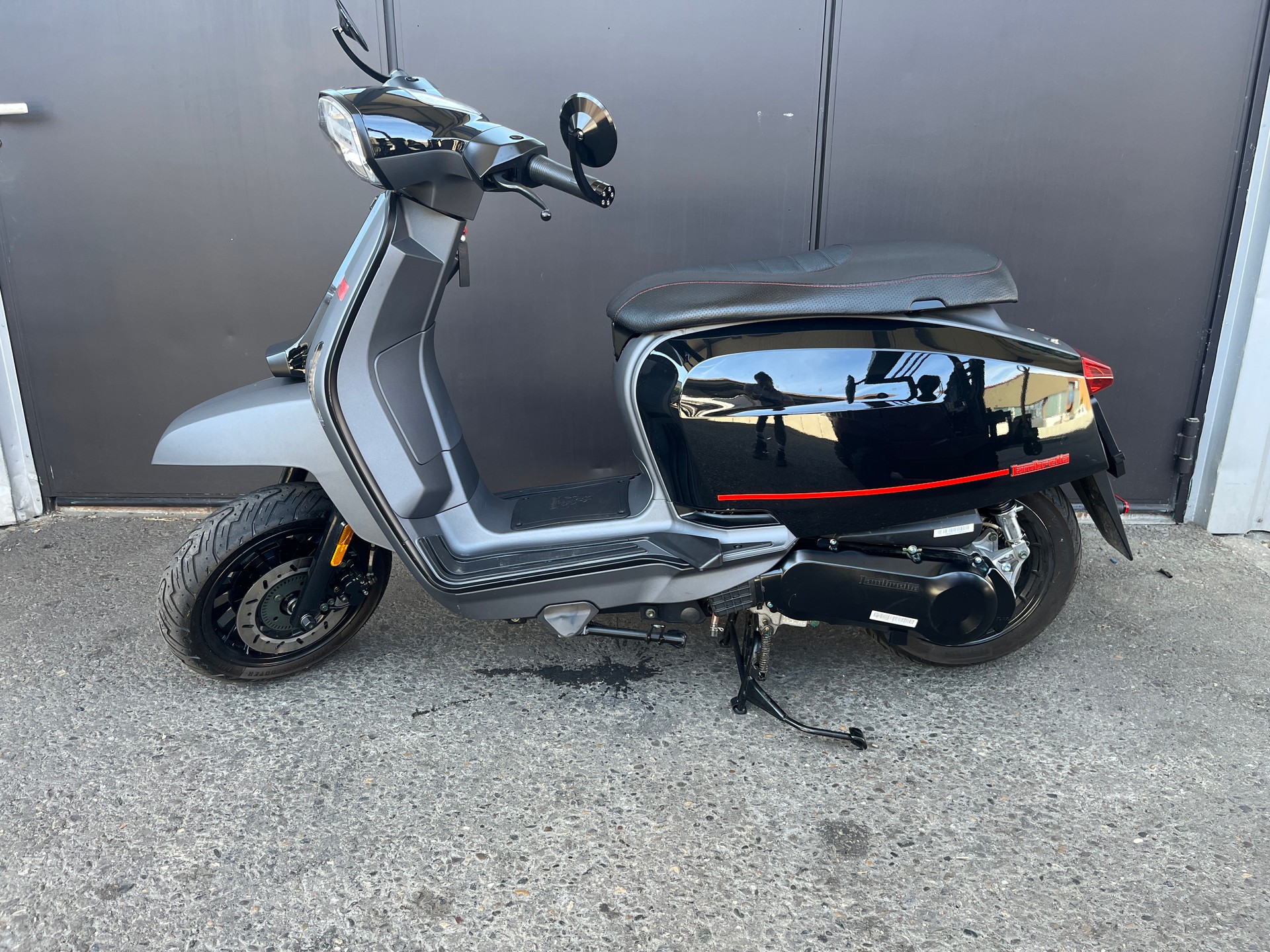 LAMBRETTA V 125 PIRELLI EDITION