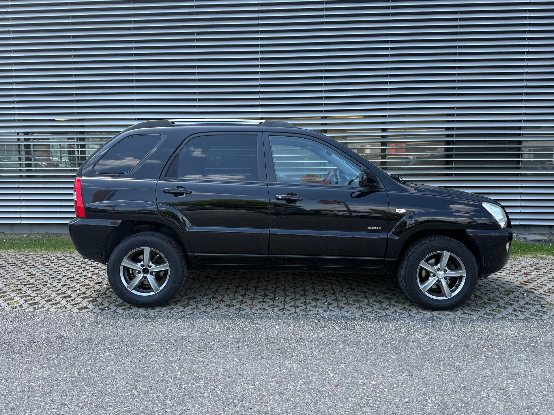 KIA Sportage 2.7 V6 Style-image-12