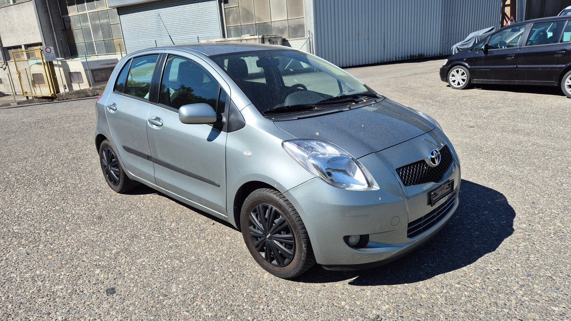 TOYOTA Yaris 1.3 Linea Luna-image-3