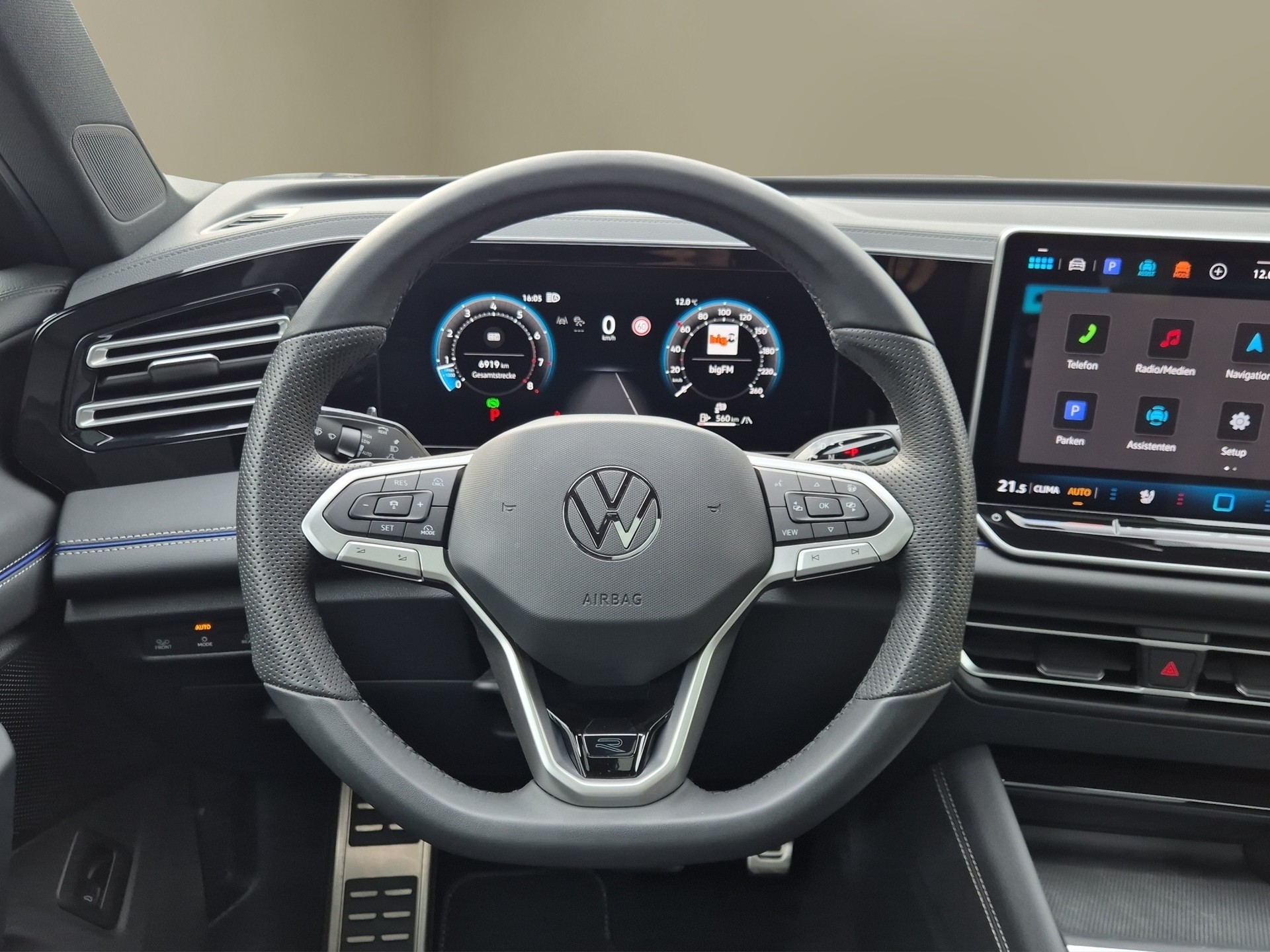 VW Tiguan 2.0 TSI DSG R-Line 4Motion-image-12