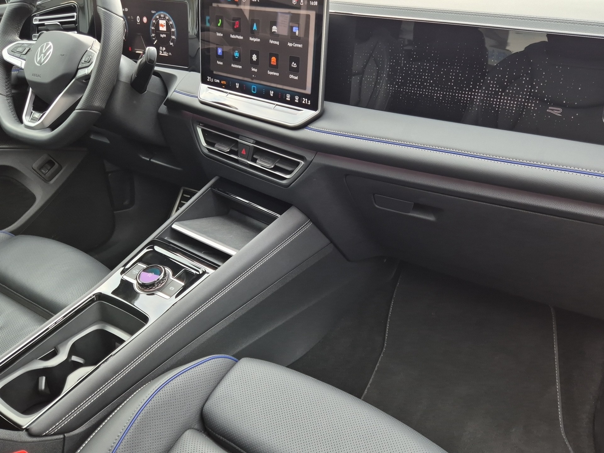 VW Tiguan 2.0 TSI DSG R-Line 4Motion-image-16
