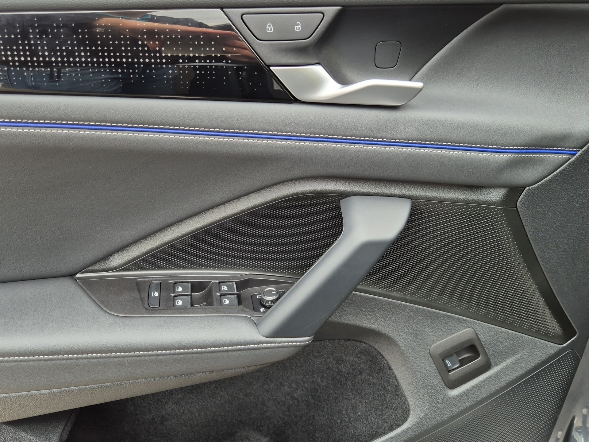 VW Tiguan 2.0 TSI DSG R-Line 4Motion-image-14
