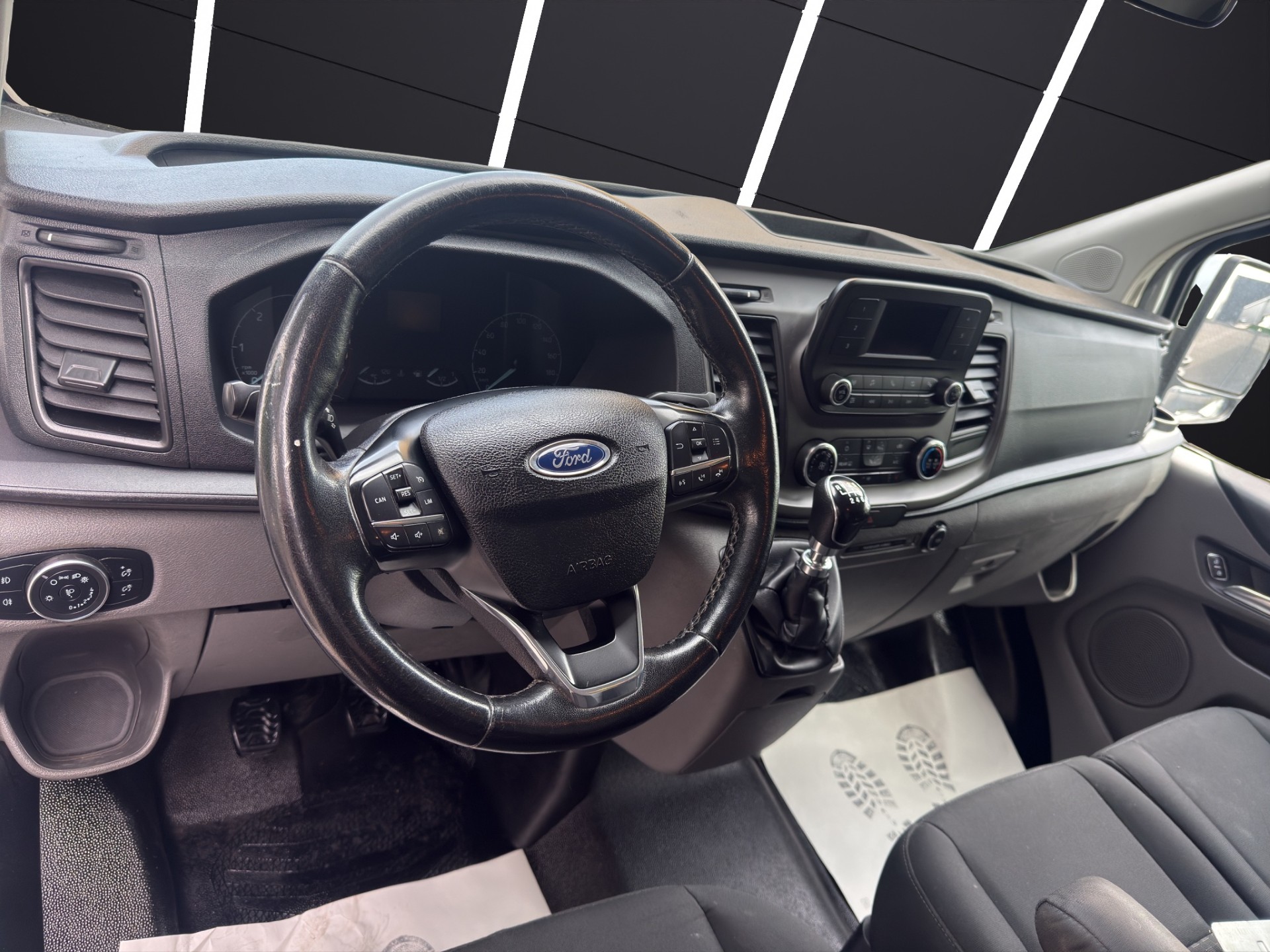 FORD Transit Custom Van 320 L1H1 Trend-image-10