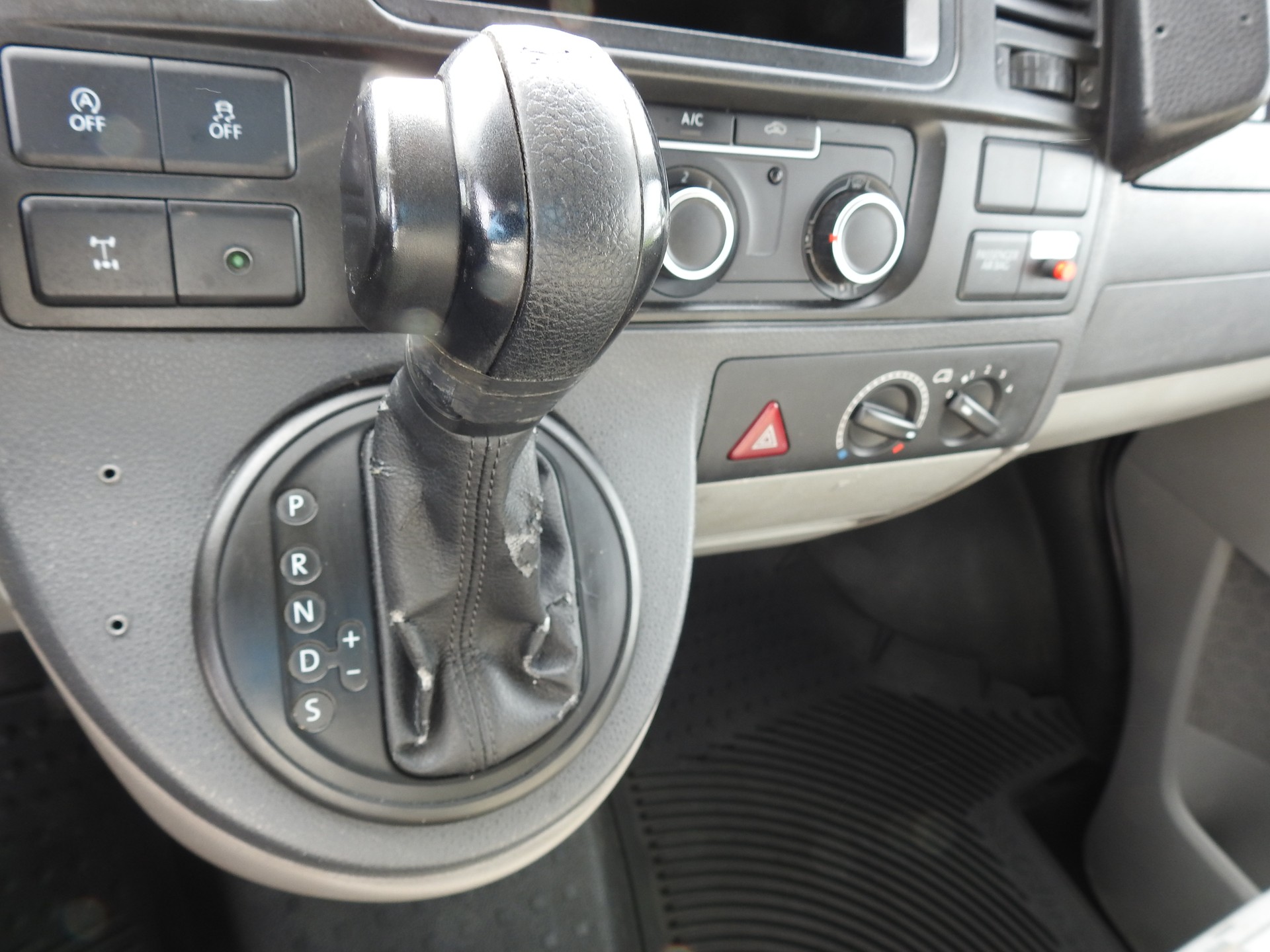VW T5 2.0 Bi-TDI BMT 4Motion DSG-image-18