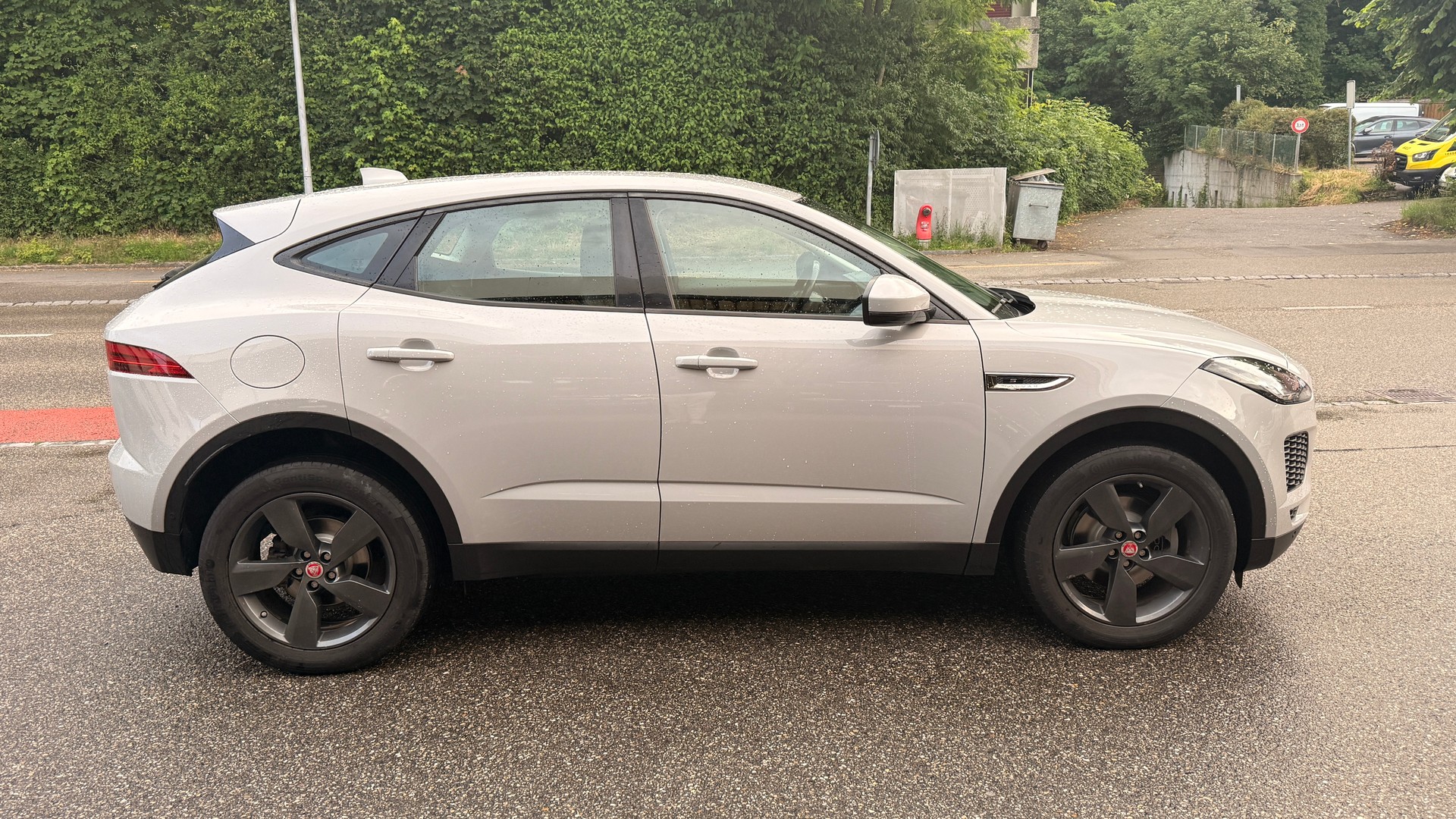JAGUAR E-Pace 2.0d D150 AWD Automatik-image-7