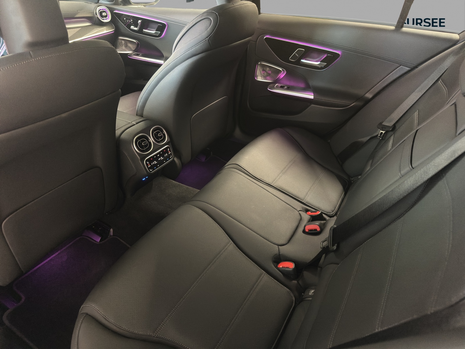 MERCEDES-BENZ C 200 4Matic AMG Line-image-13