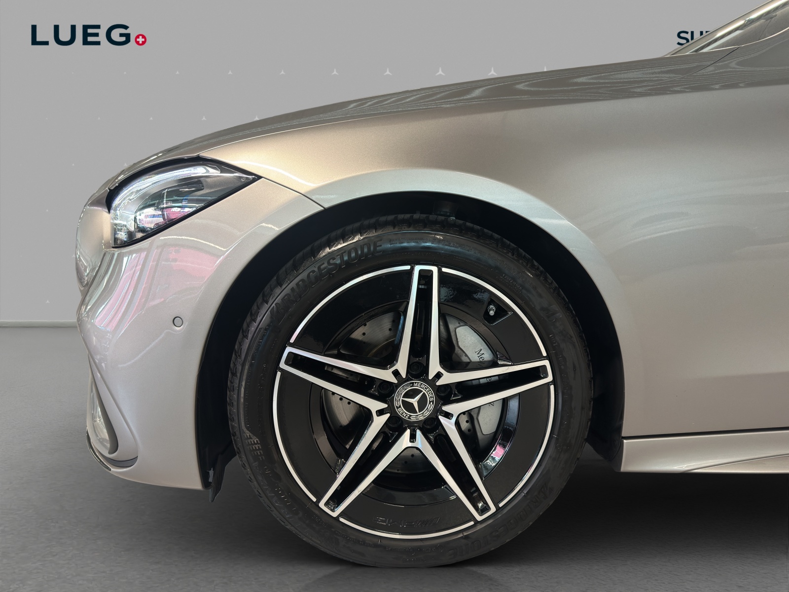MERCEDES-BENZ C 200 4Matic AMG Line-image-6