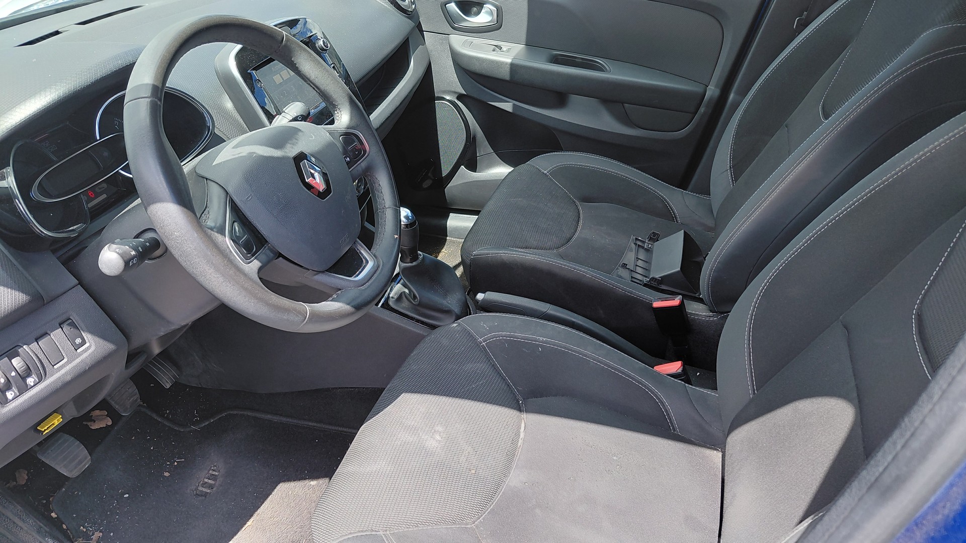 RENAULT Clio Grandtour 0.9 12V Business Line-image-4