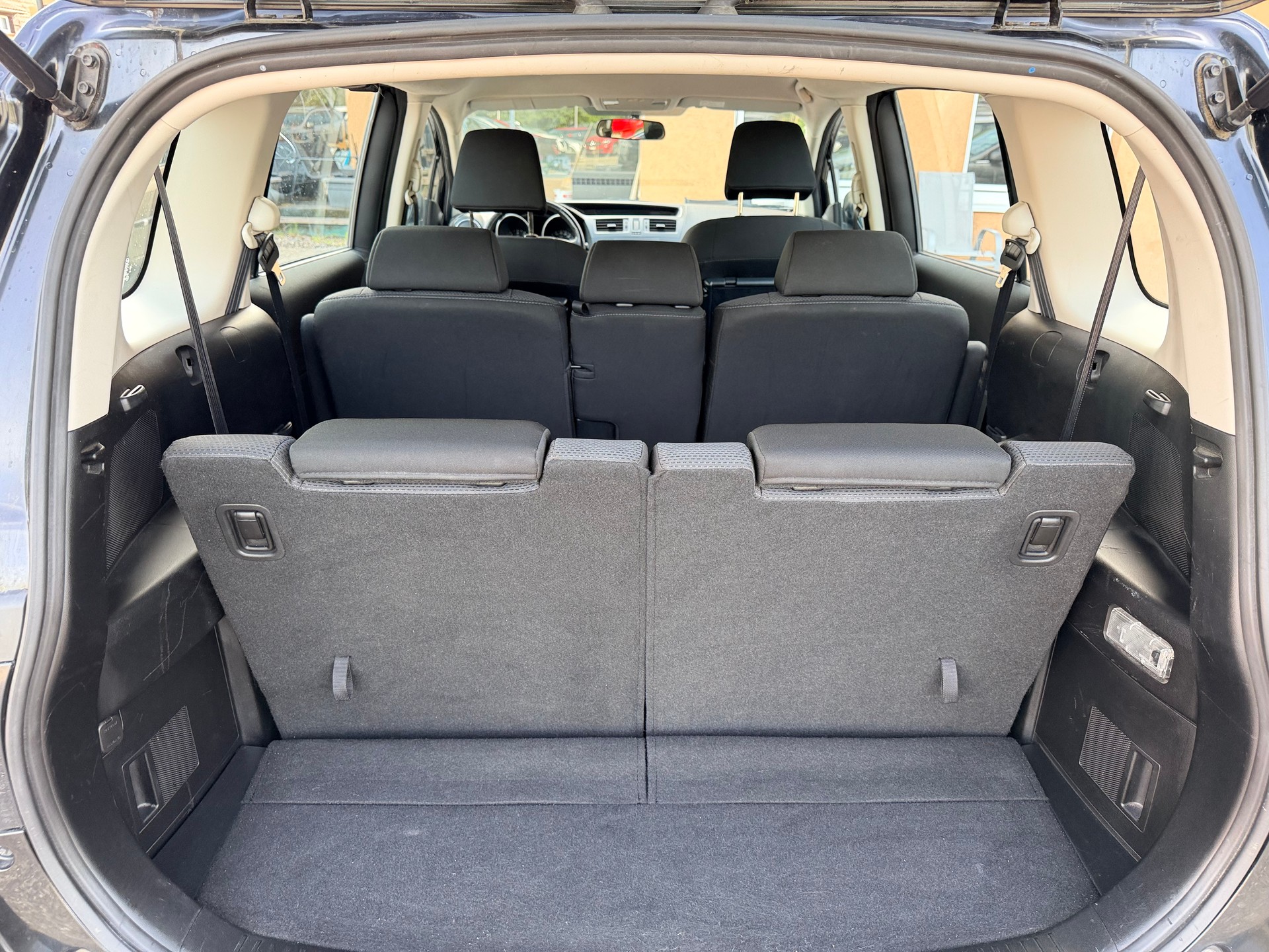 MAZDA 5 1.6 16V CD Confort-image-17