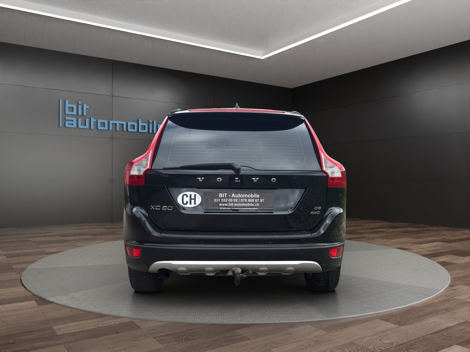 VOLVO XC60 D5 AWD Kinetic Geartronic-image-4