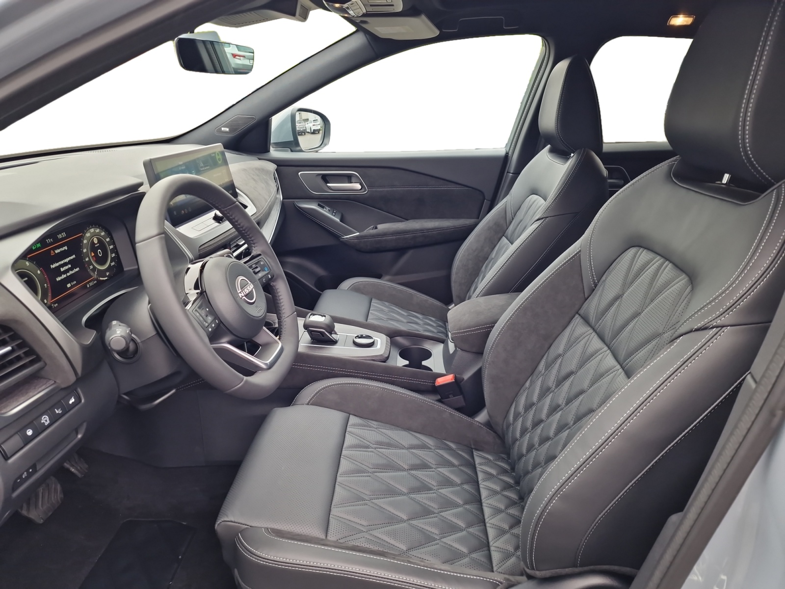 NISSAN Qashqai 1.3 DIG-T MHEV Tekna+ 4x4 Panorama-image-2