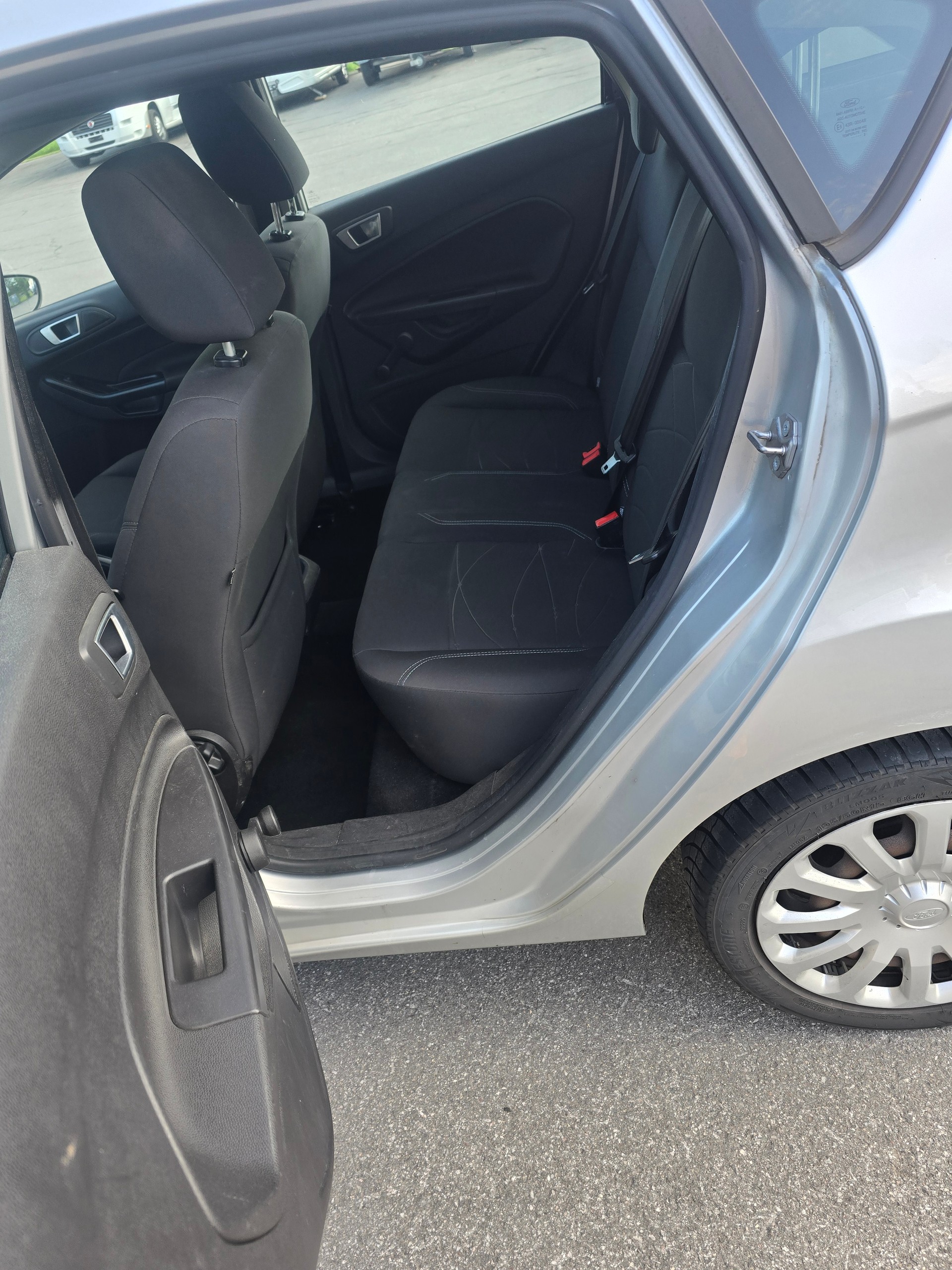 FORD Fiesta 1.0 SCTi Titanium-image-12
