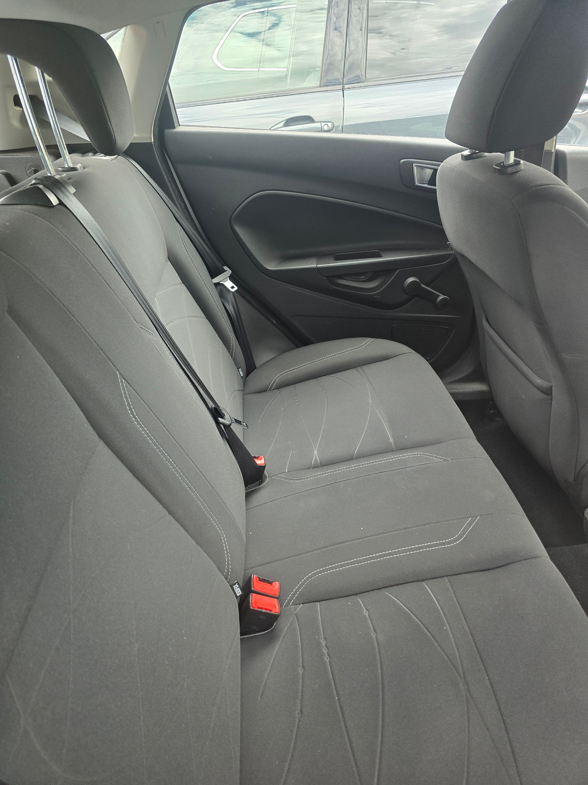 FORD Fiesta 1.0 SCTi Titanium-image-10