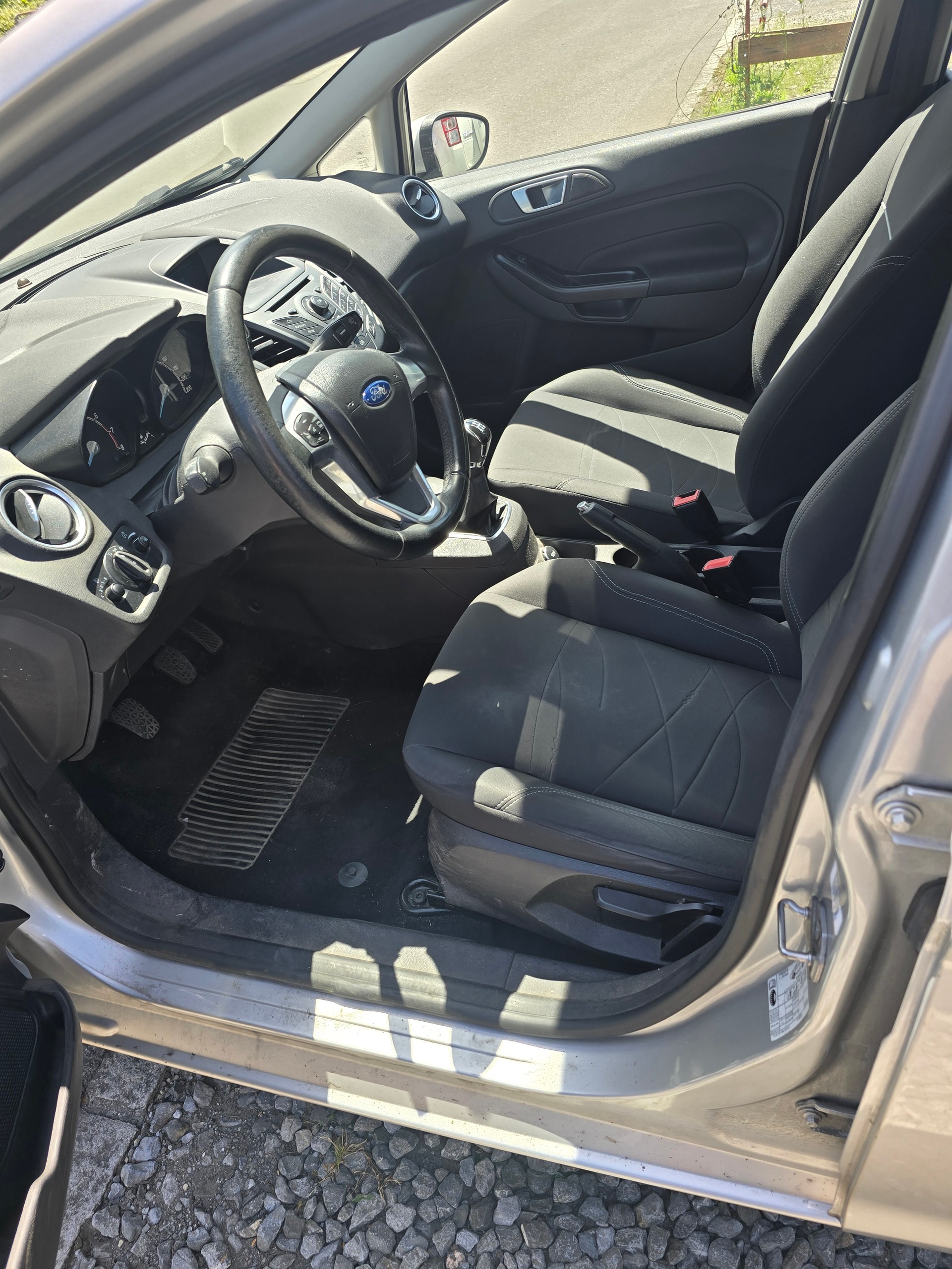 FORD Fiesta 1.0 SCTi Titanium-image-12