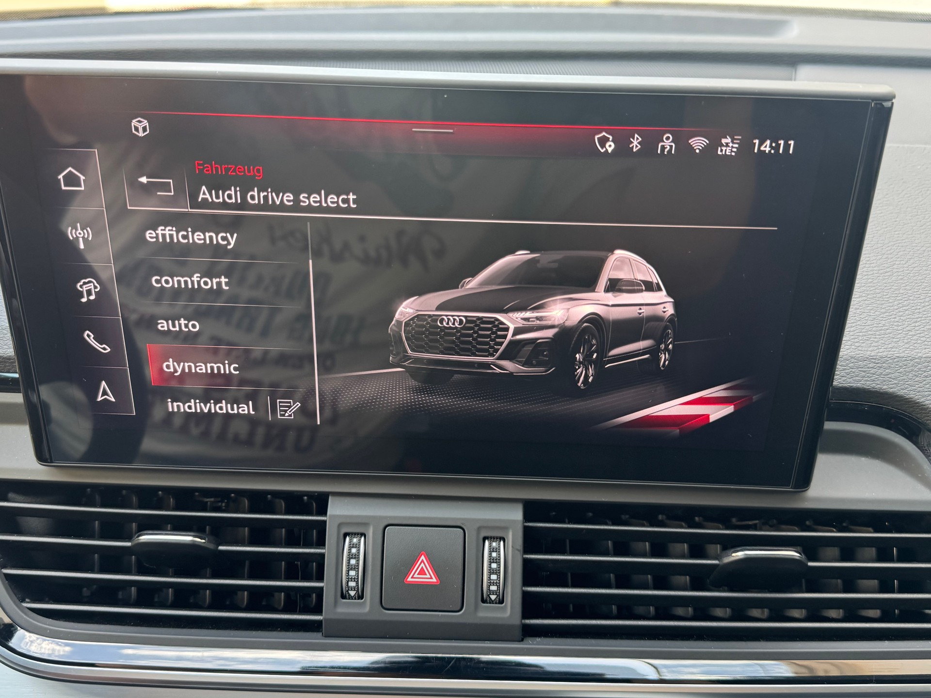 AUDI Q5 55 TFSI e PHEV S line quattro S-tronic*AHK*Panoramadach*Standklima/Heizung*-image-11