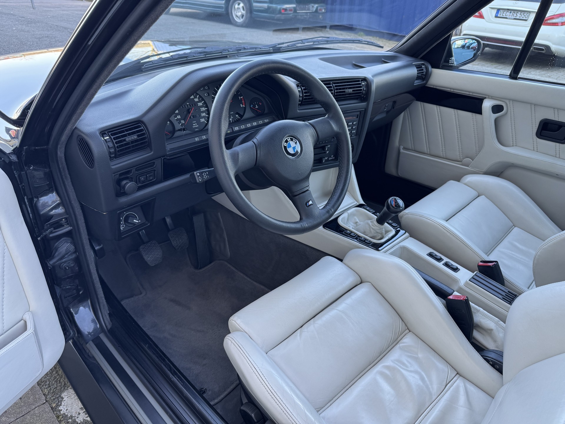 BMW Cabrio / E30-image-2