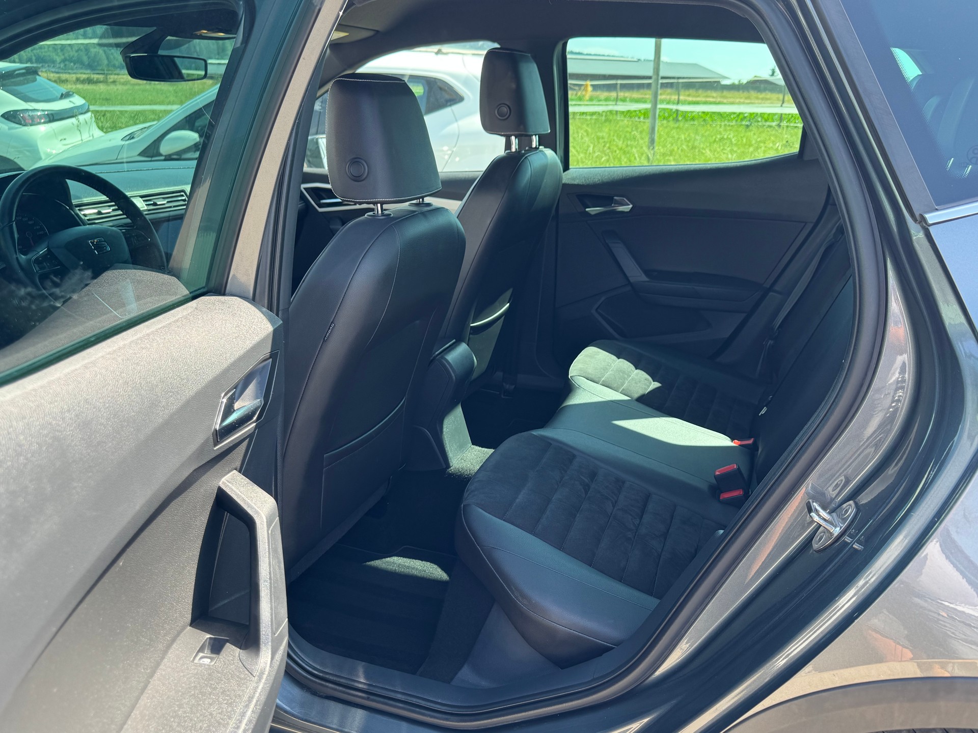 SEAT Arona 1.0 TSI Eco Xcellence DSG-image-9