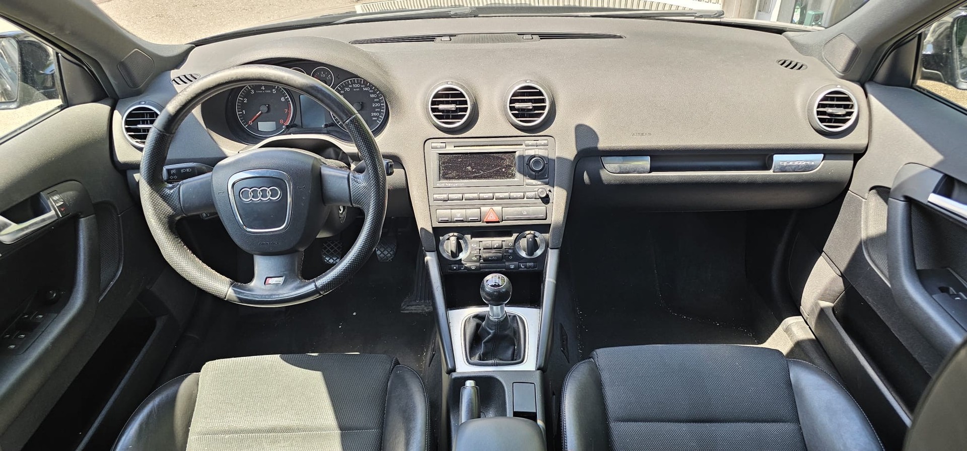AUDI A3 Sportback 2.0 Turbo FSI Ambiente quattro-image-11