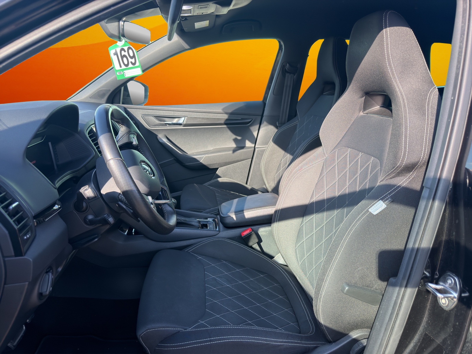 SKODA Karoq 1.5 TSI ACT SportLine DSG-image-10