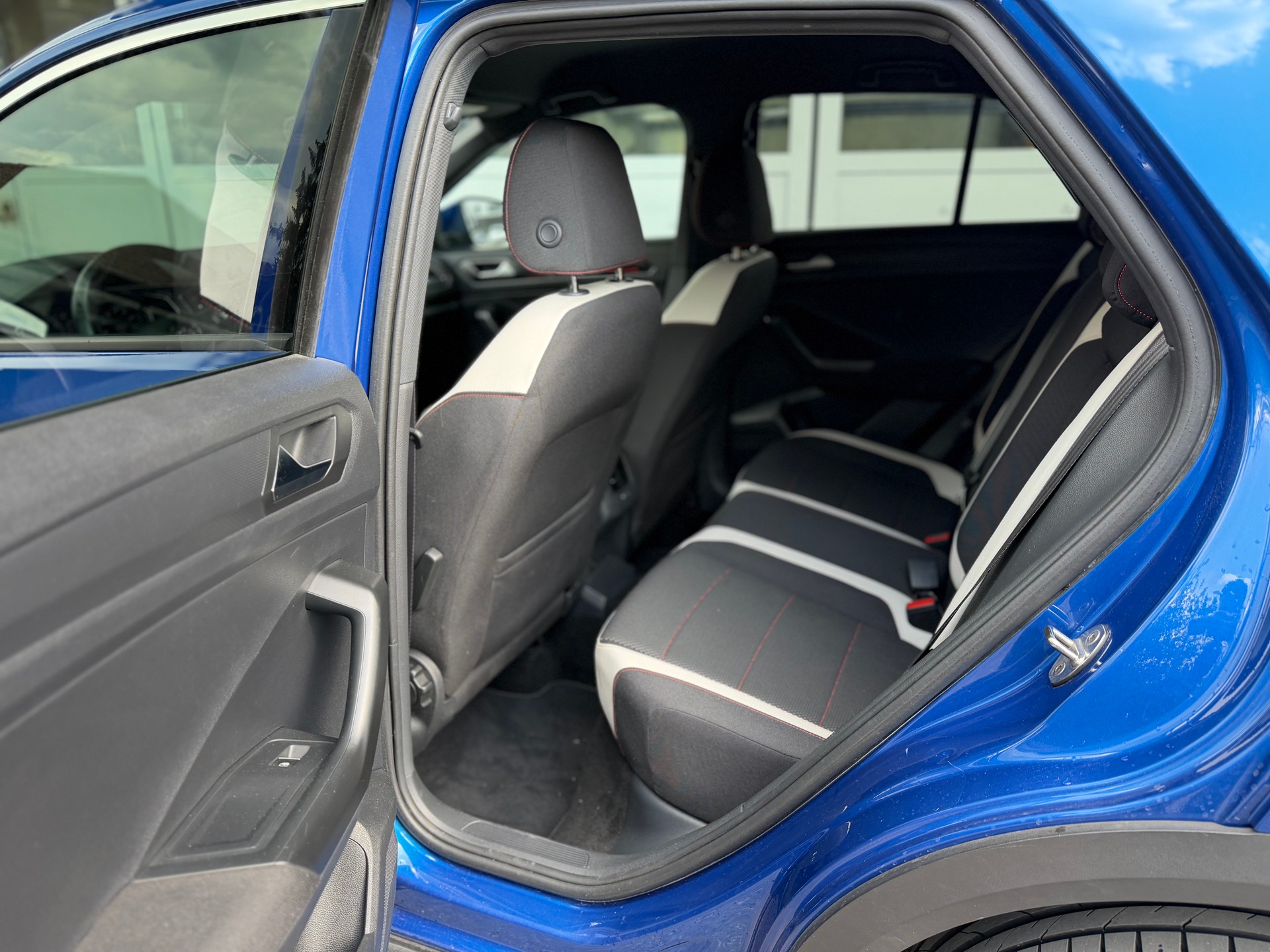 VW 2.0 TDI SCR Sport DSG 4motion-image-13