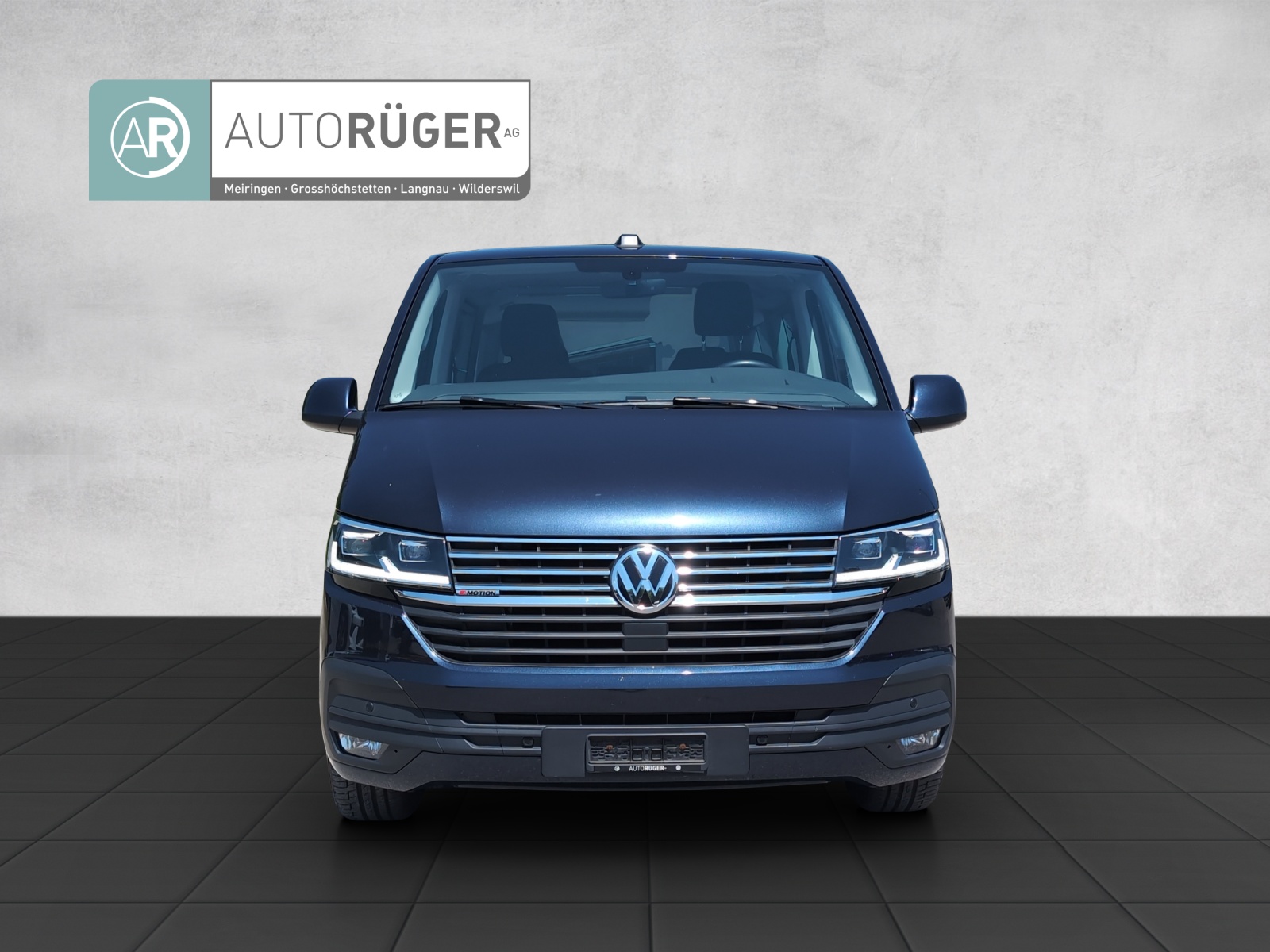 VW Multivan 6.1 Family 4x4-image-1