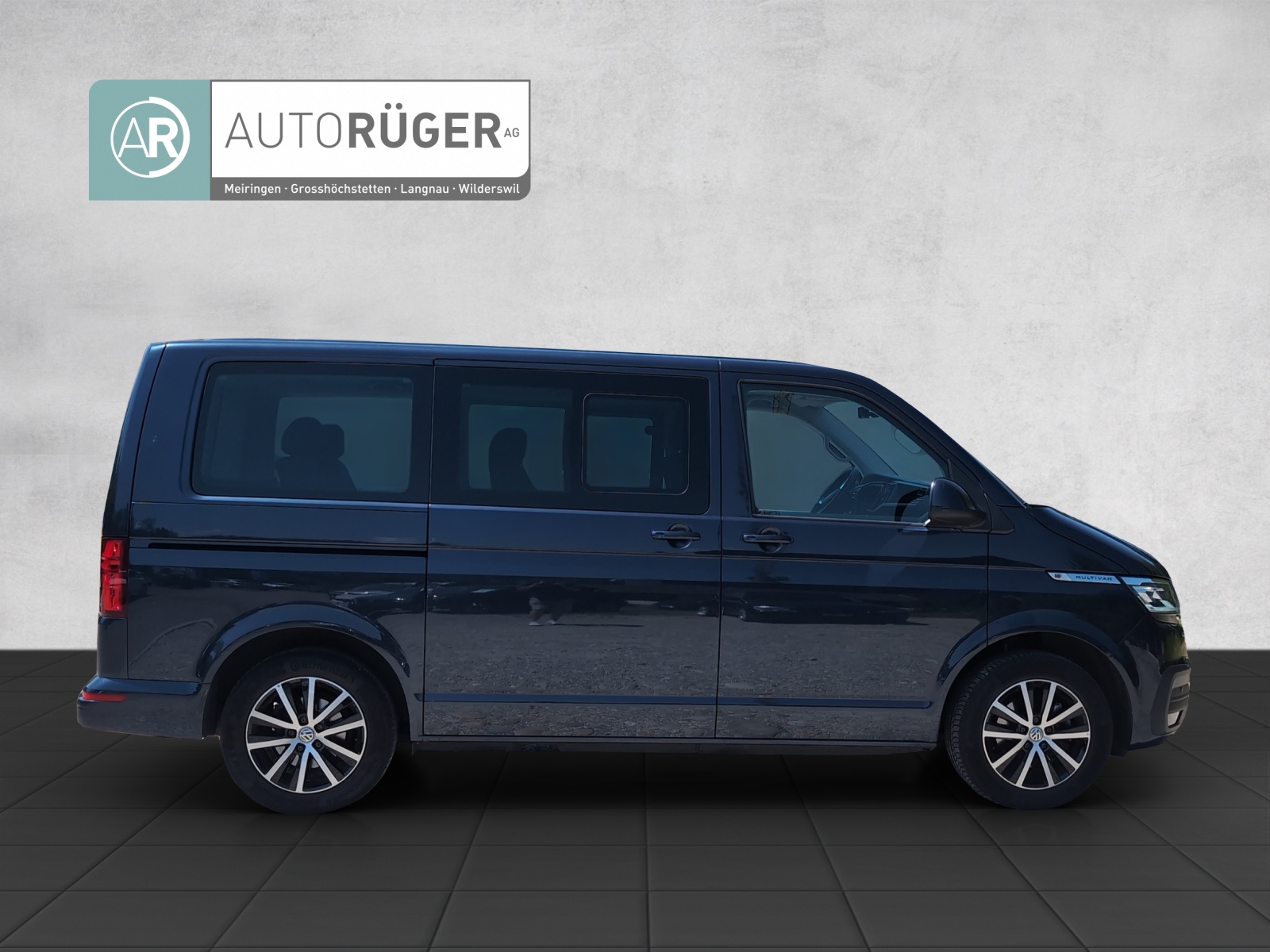 VW Multivan 6.1 Family 4x4-image-6