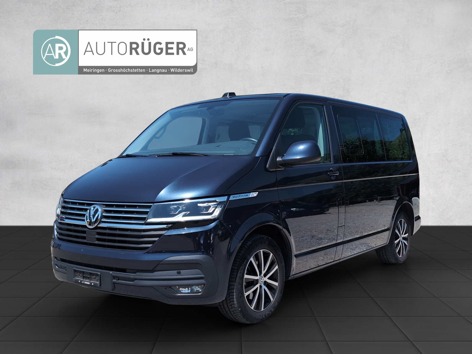 VW Multivan 6.1 Family 4x4-image-0