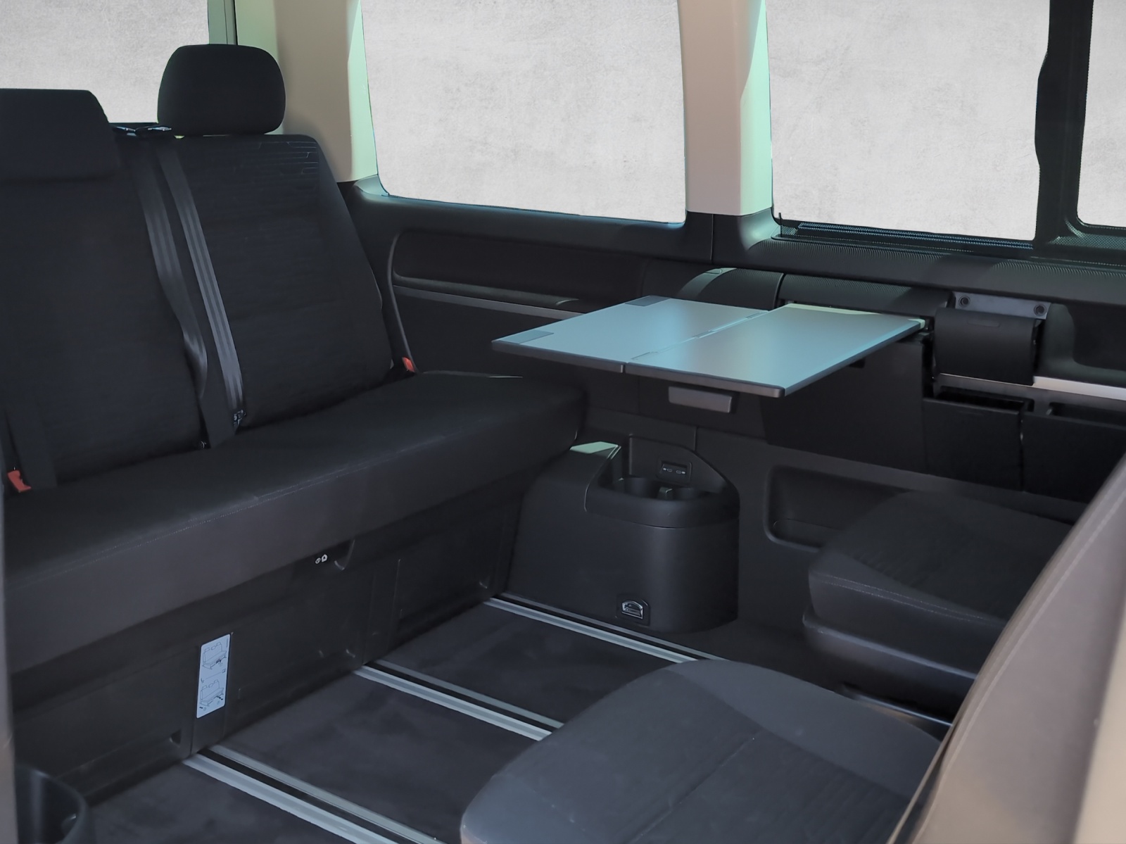 VW Multivan 6.1 Family 4x4-image-9