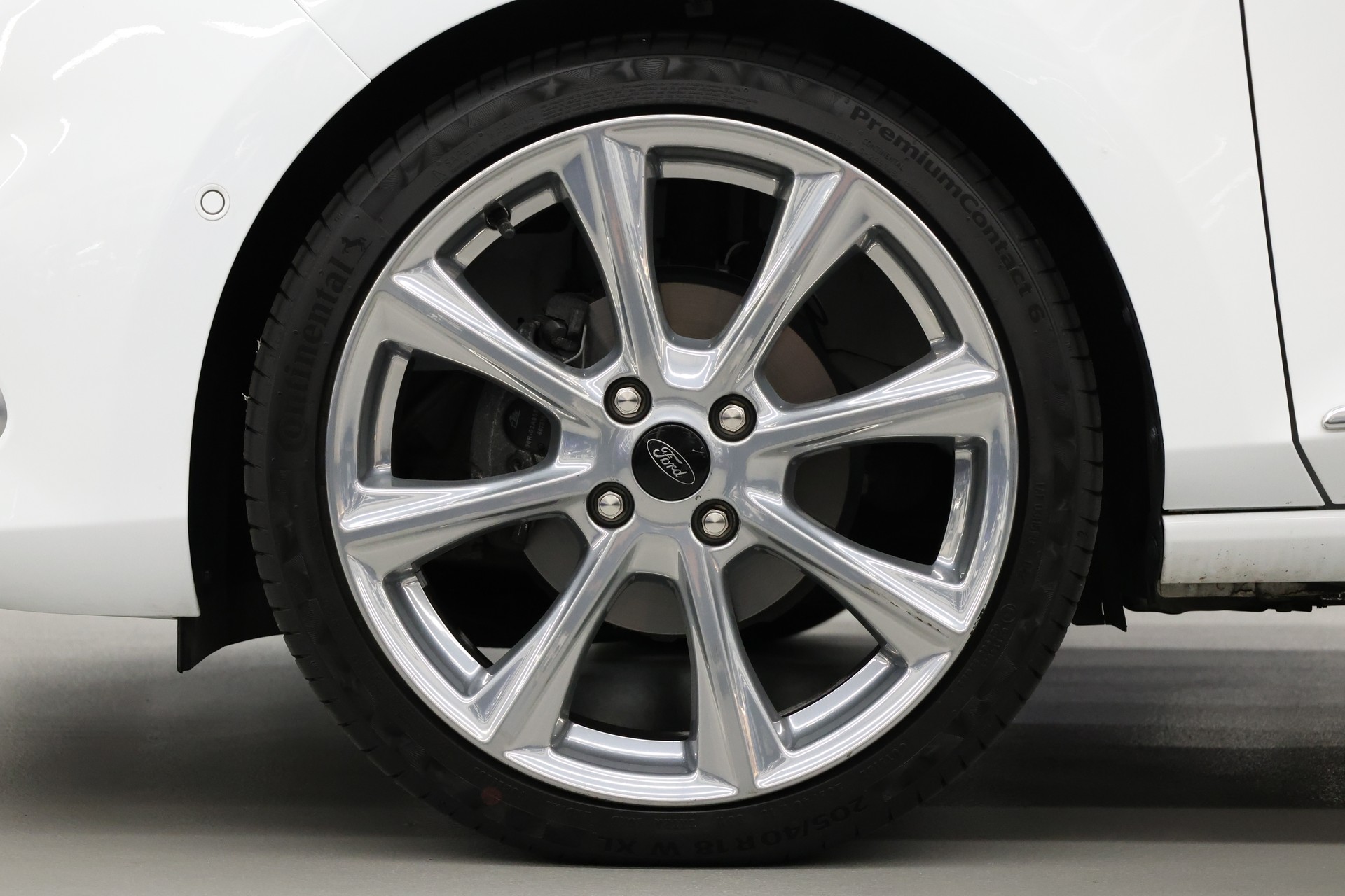 FORD Fiesta 1.0 EcoB Vignale-image-9