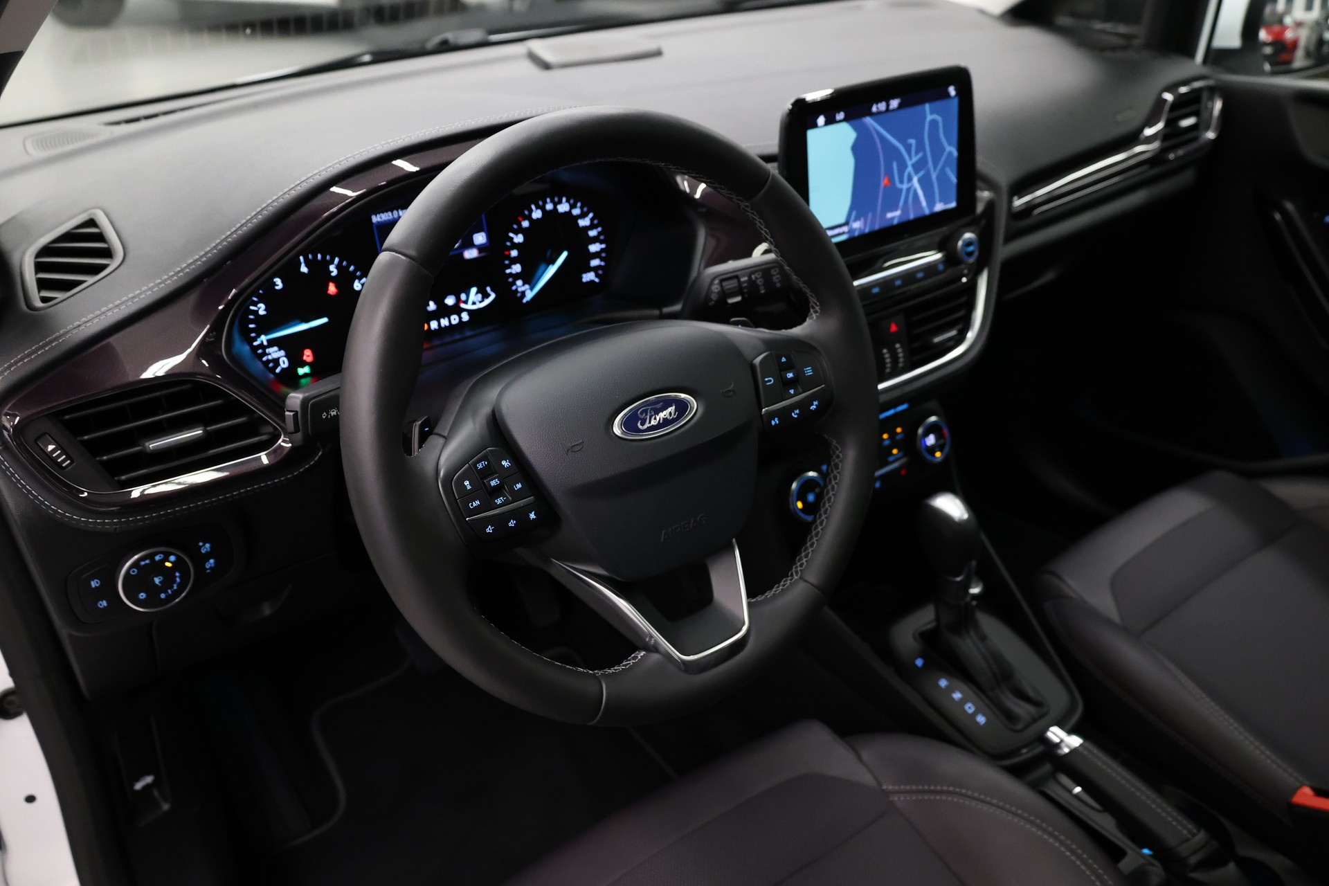 FORD Fiesta 1.0 EcoB Vignale-image-11