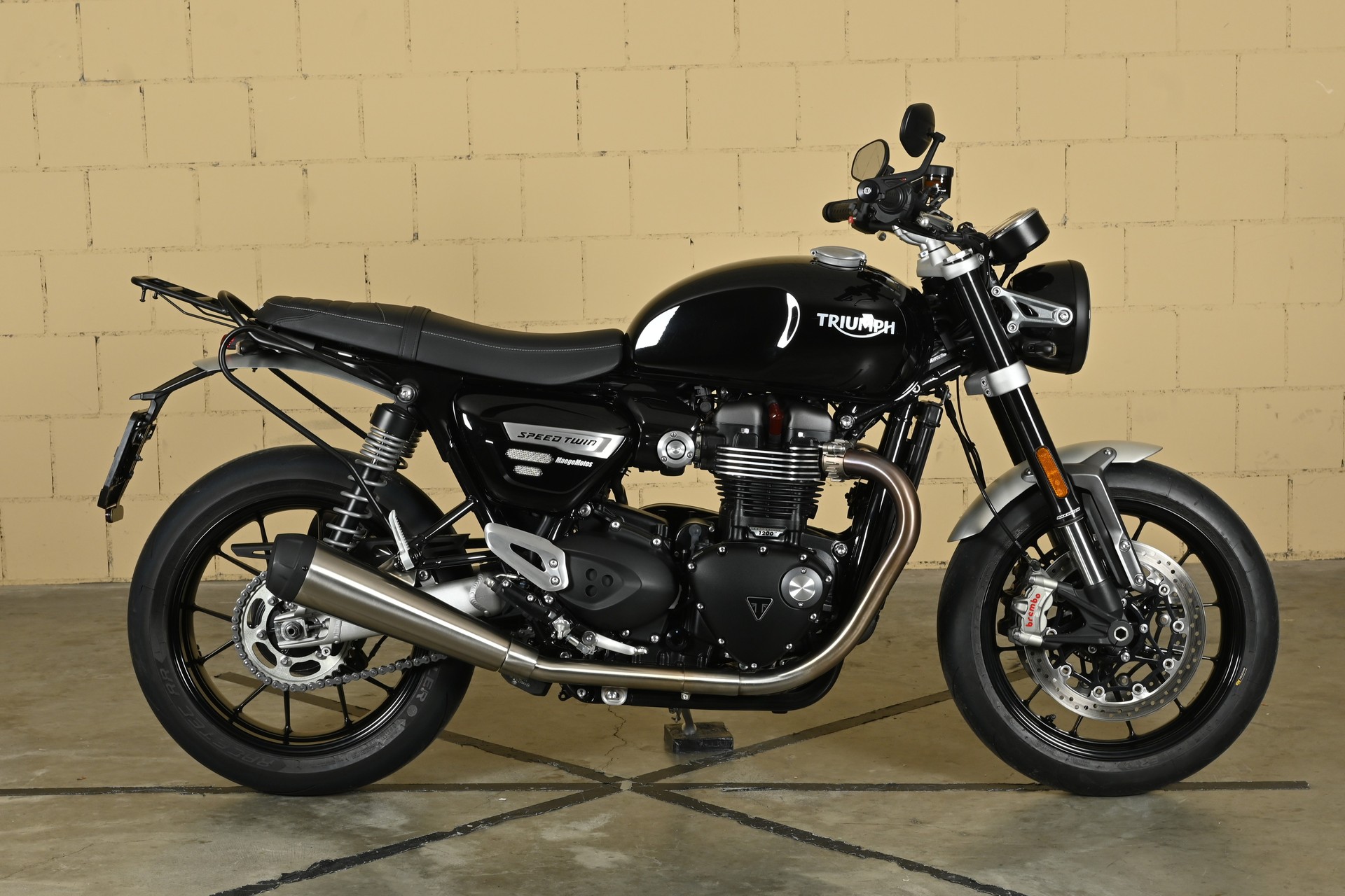 TRIUMPH Speed Twin 1200