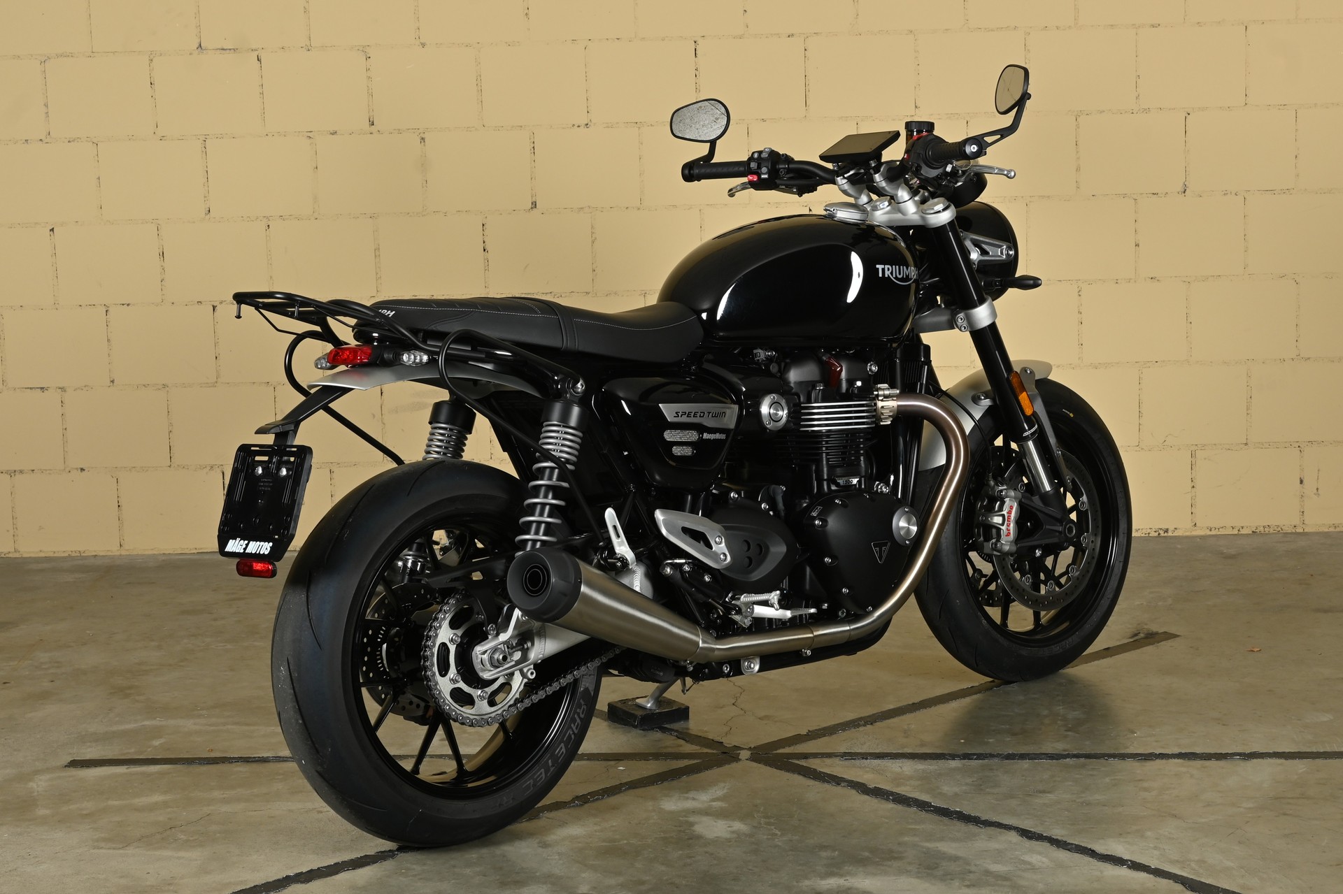 TRIUMPH Speed Twin 1200-image-6