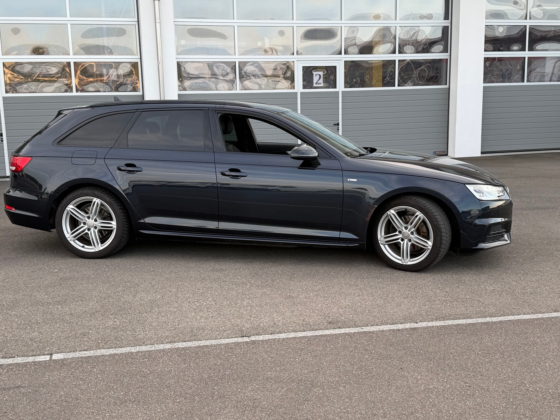 AUDI A4 Avant 2.0 TDI-image-3