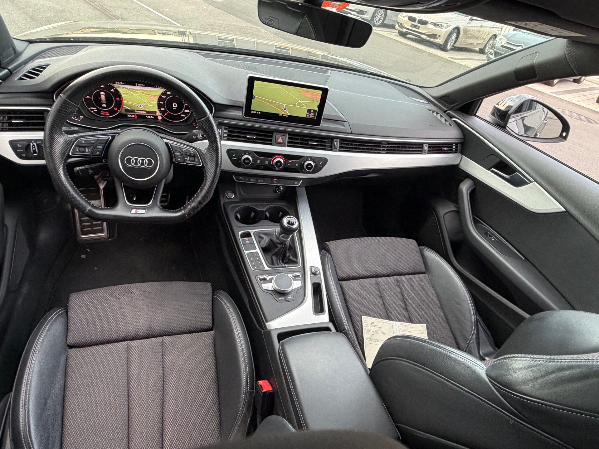 AUDI A4 Avant 2.0 TDI-image-11