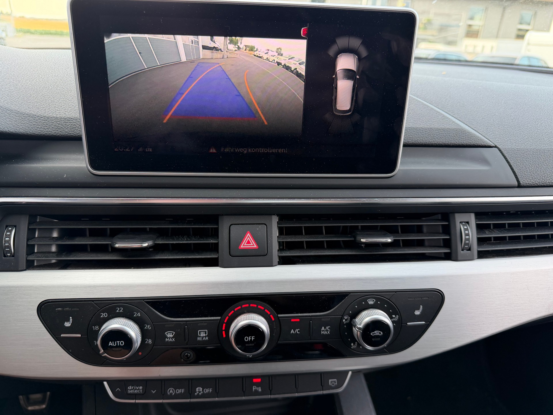 AUDI A4 Avant 2.0 TDI-image-9