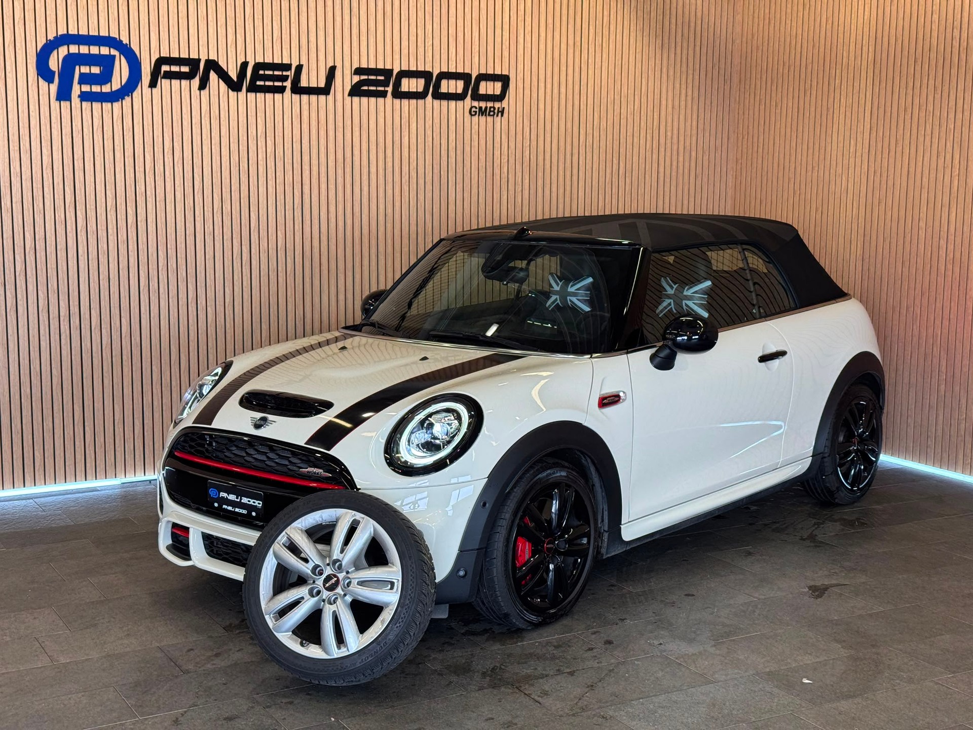 MINI Cooper John Cooper Works Cabriolet Steptronic-showroom-element-1