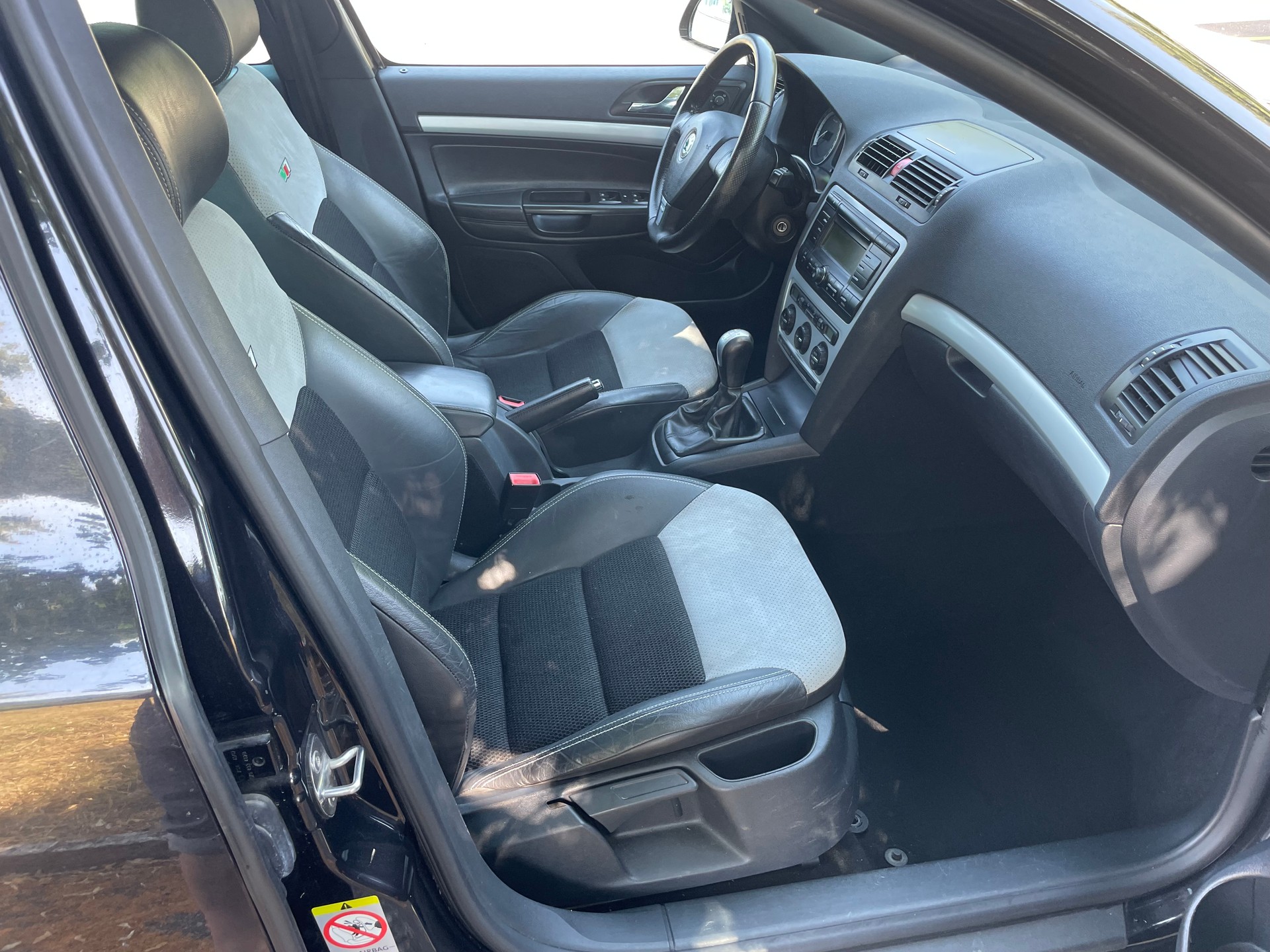 SKODA Octavia 2.0 TFSI RS-image-11