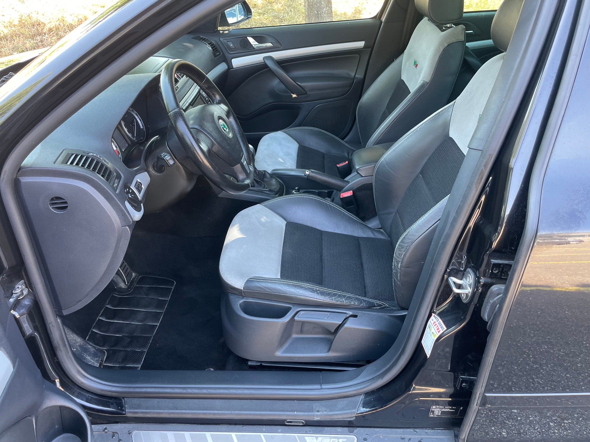 SKODA Octavia 2.0 TFSI RS-image-10
