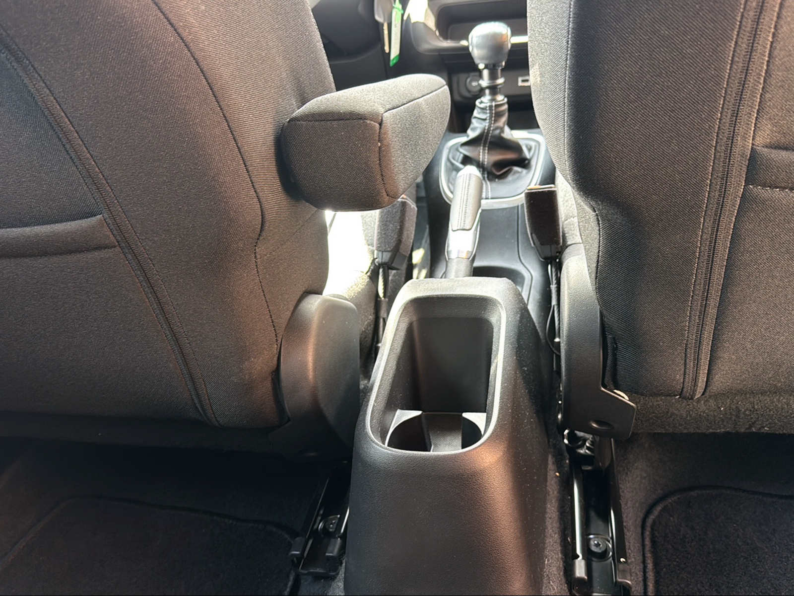 CITROEN C3 1.2i PureTech Swiss Edition-image-16