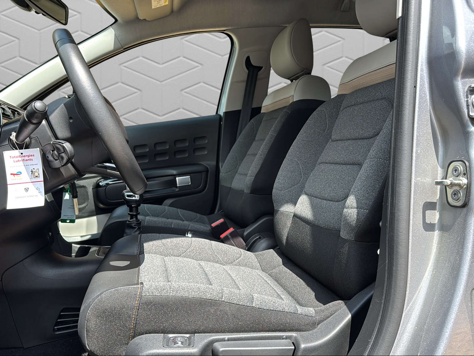 CITROEN C3 1.2i PureTech Swiss Edition-image-10