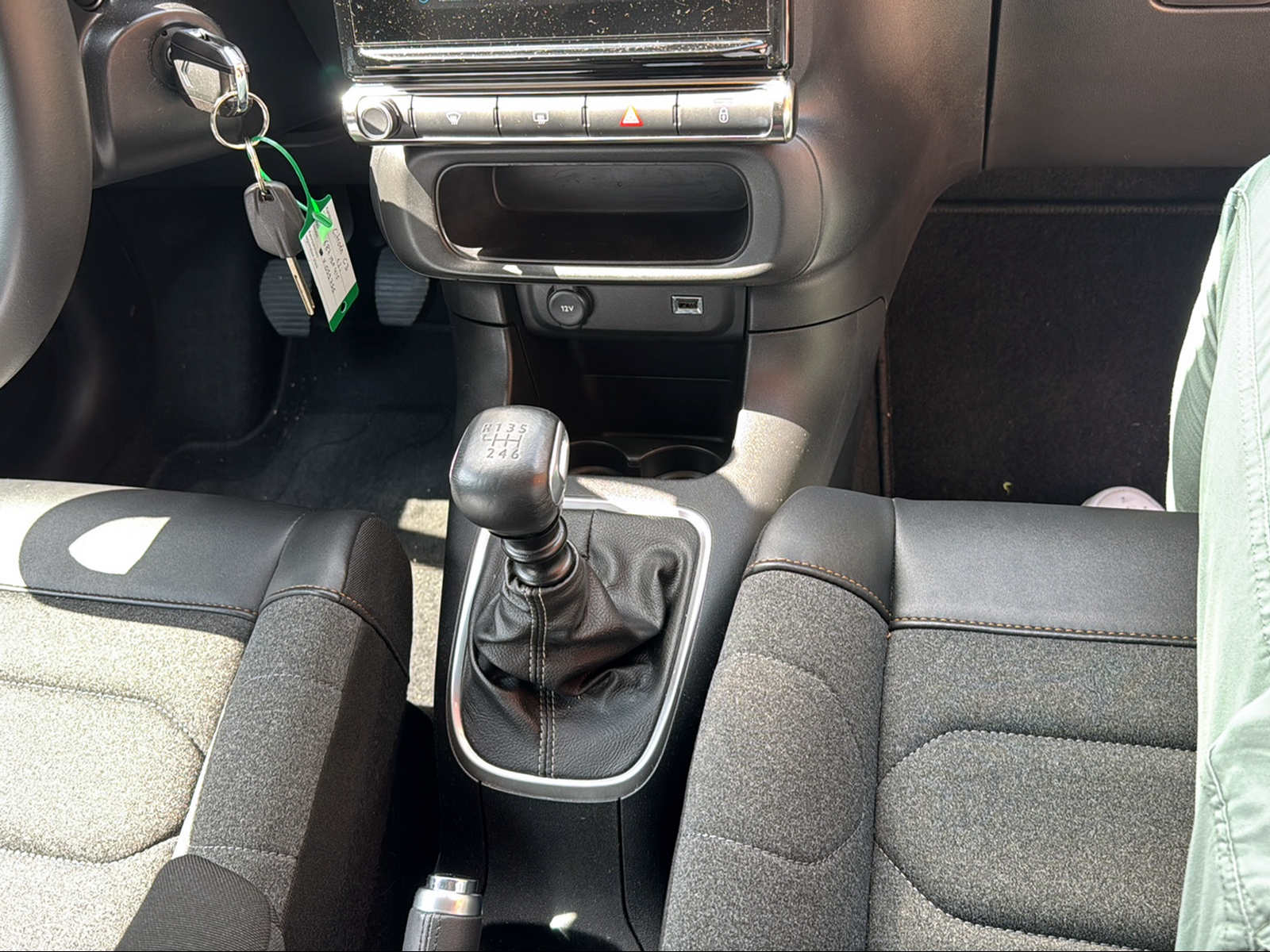 CITROEN C3 1.2i PureTech Swiss Edition-image-14