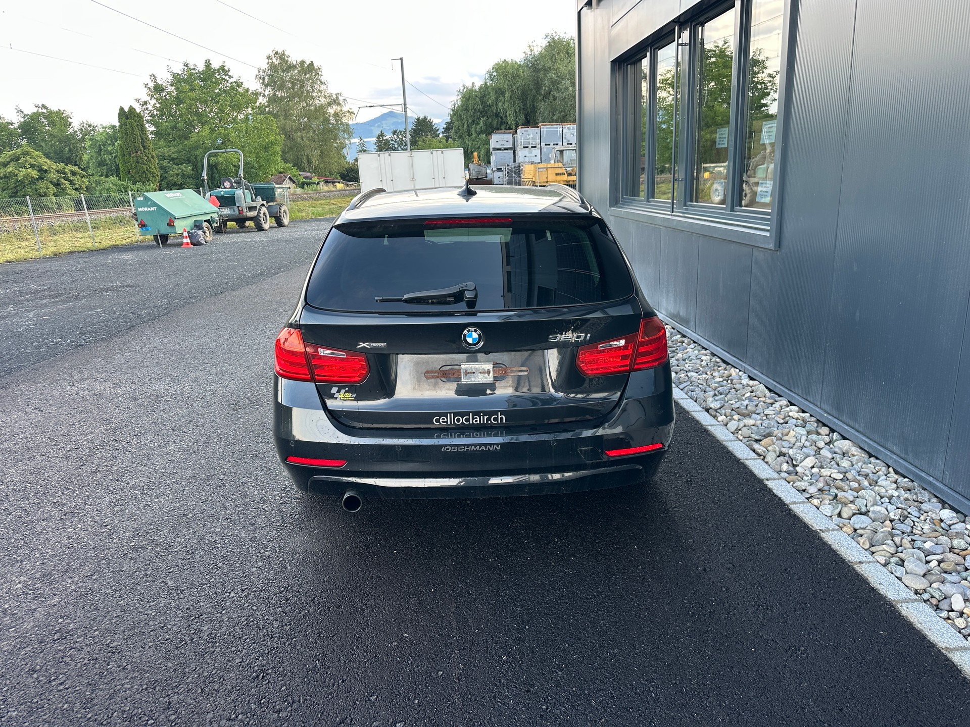 BMW 320i xDrive Touring Steptronic-image-8