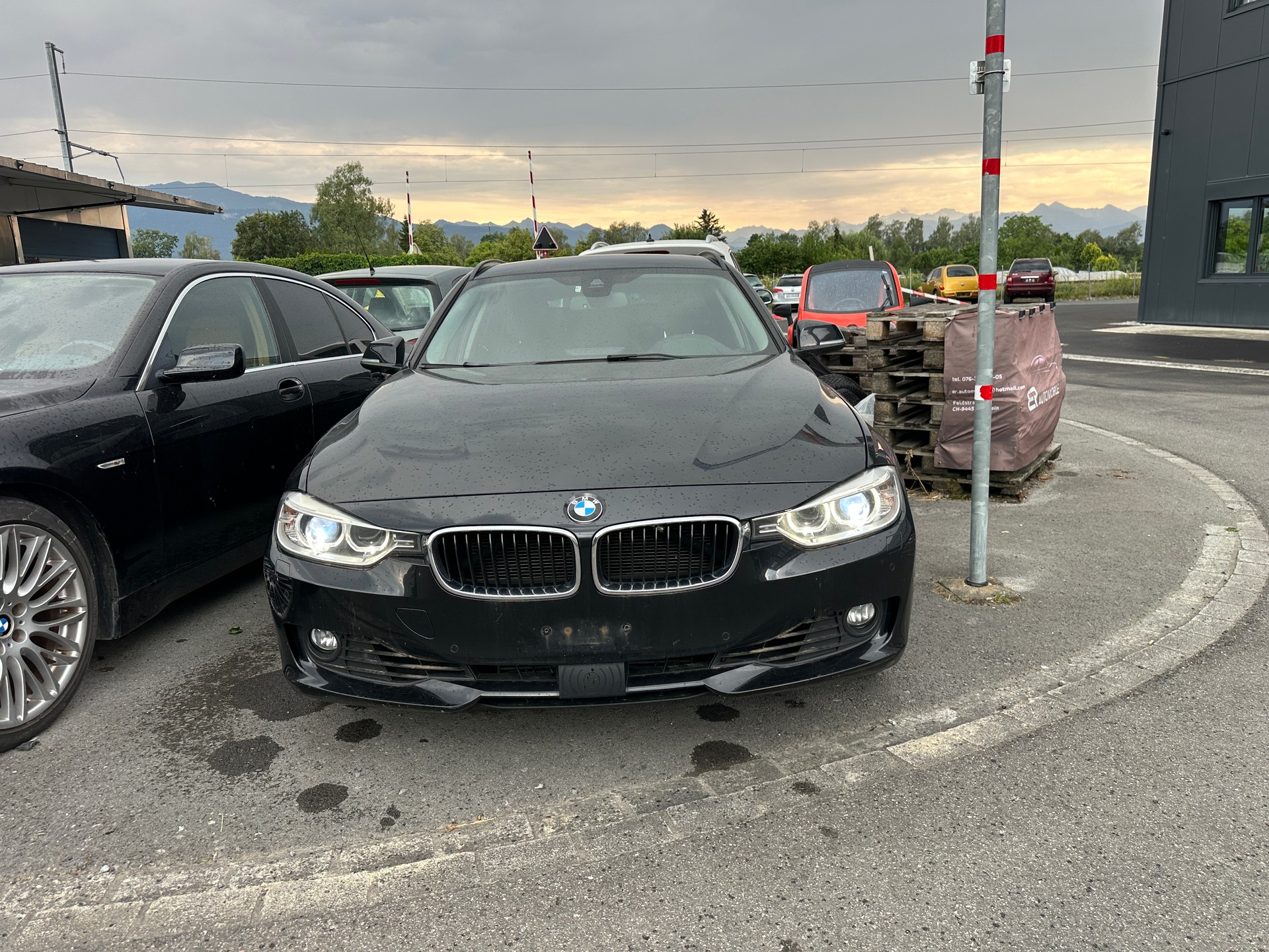 BMW 320i xDrive Touring Steptronic-image-0